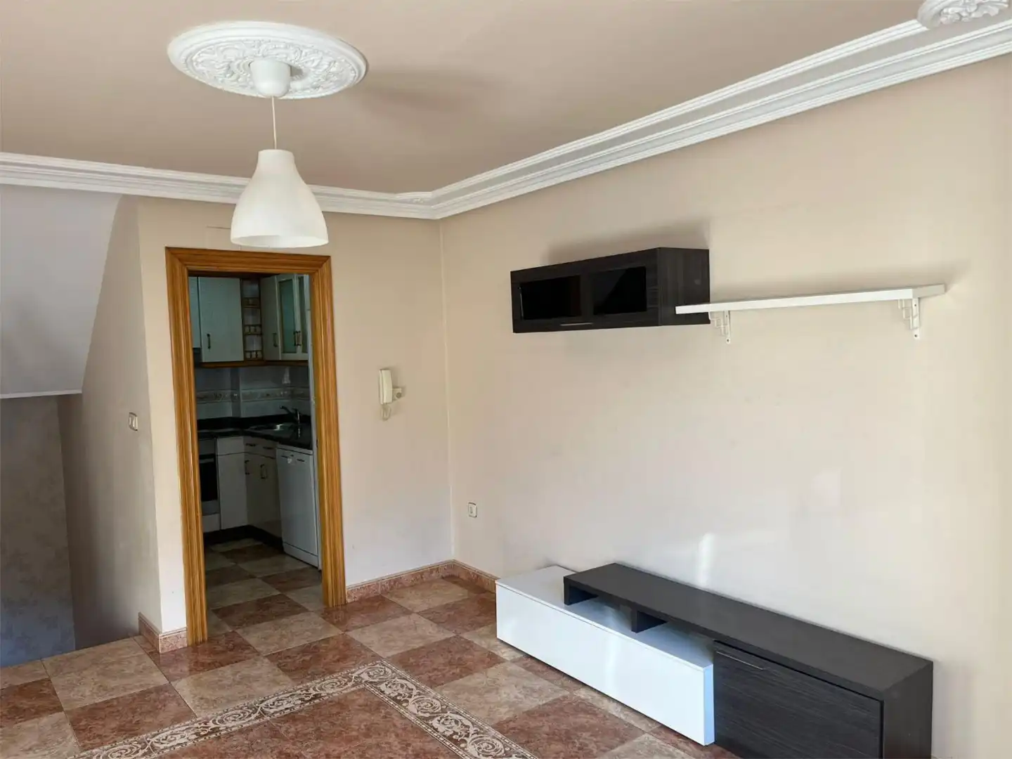 Detached homes for sale in Cuesta Llugaron, 35, Parroquias Sur - La Manjoya Detached homes for sale in Oviedo