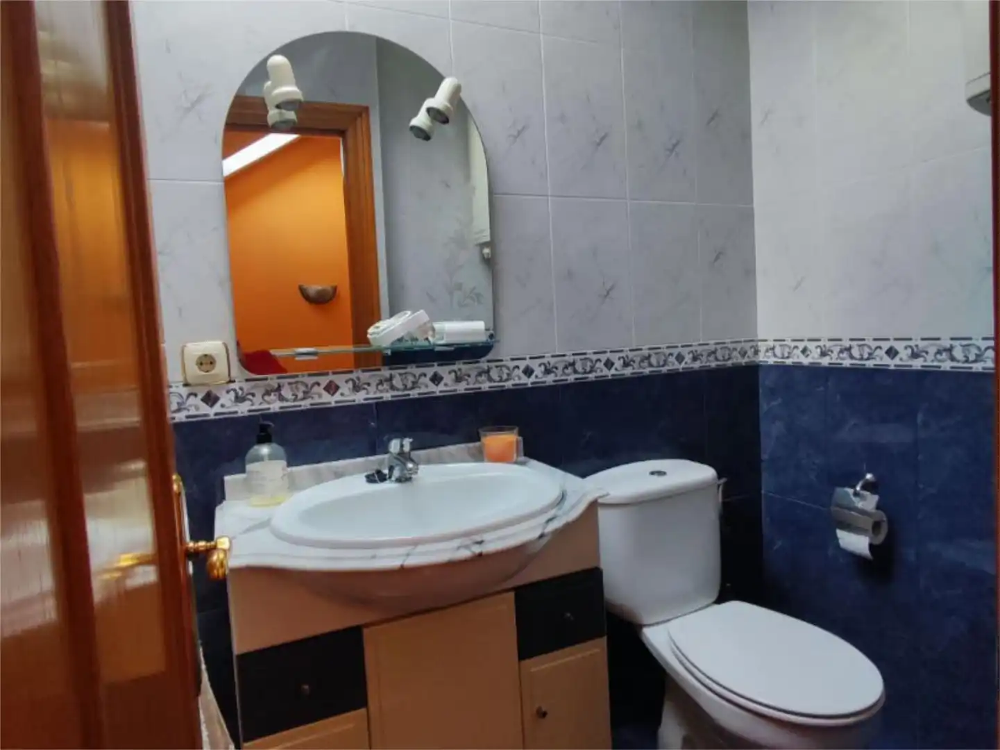 Detached homes for sale in Cuesta Llugaron, 35, Parroquias Sur - La Manjoya Bathroom of Detached homes for sale in Oviedo