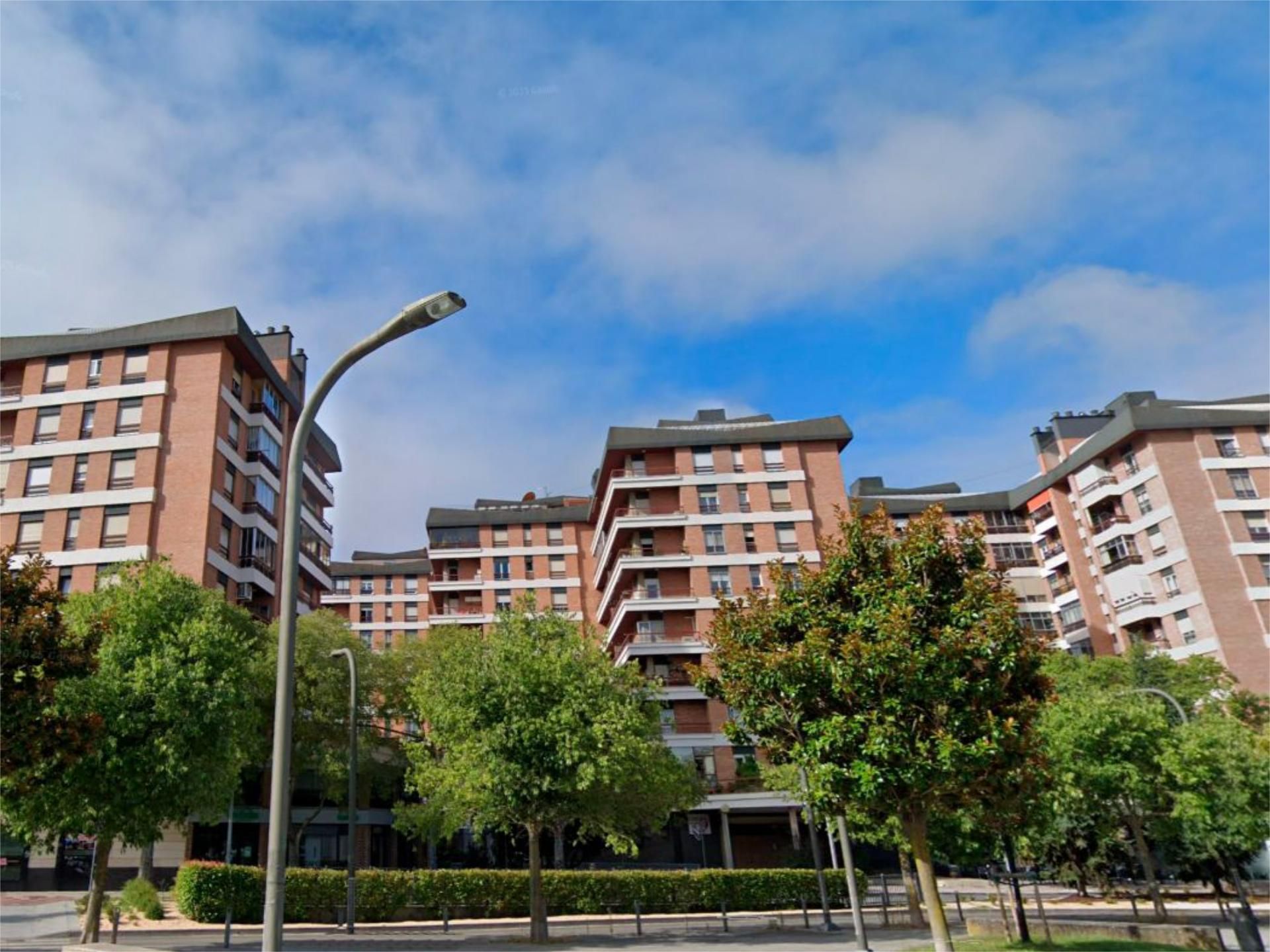 Exterior view of Flat for sale in  Pamplona / Iruña  with Air Conditioner, Terrace and Balcony