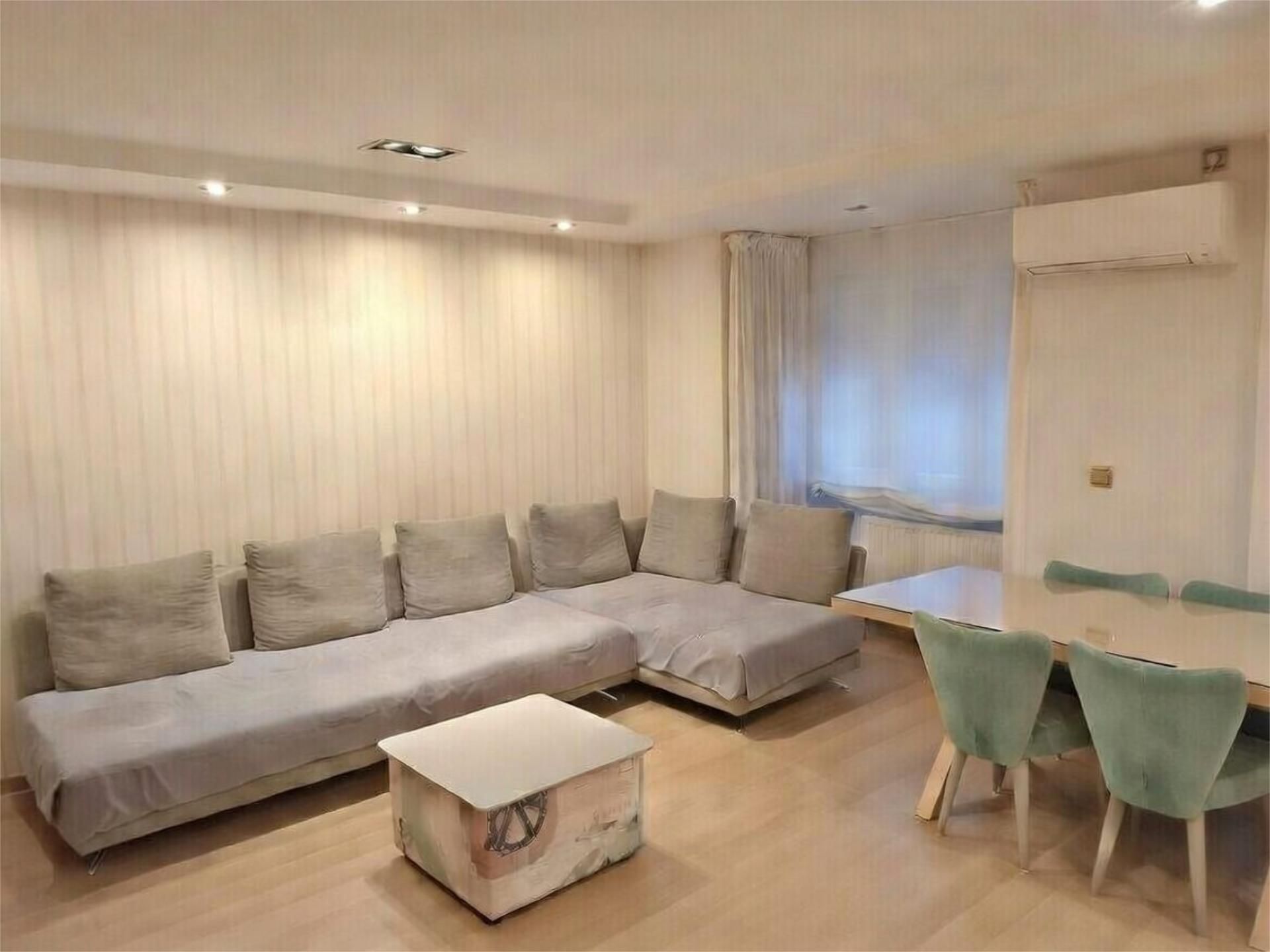 Pis en venda a Avenida de la Paz, 24, Yecla Sala d'estar de Pis en venda en Yecla amb Aire condicionat, Calefacció i Parquet