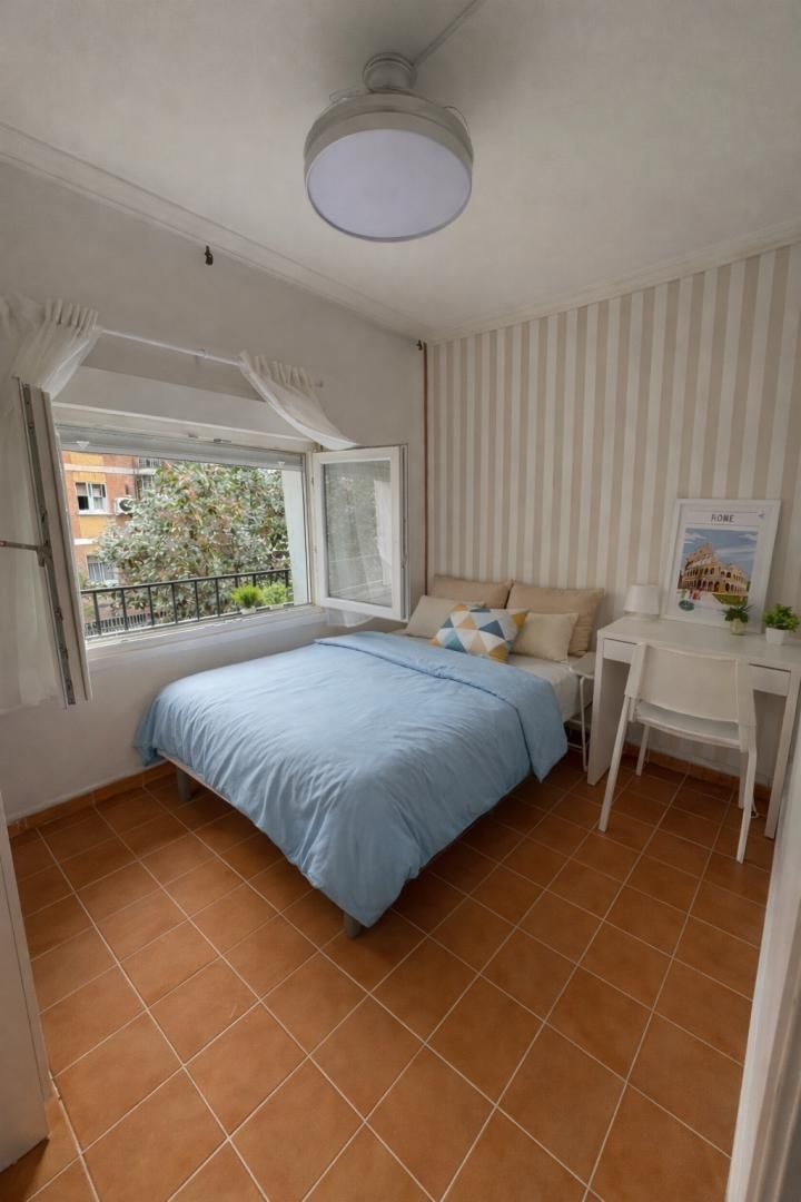 Dormitori de Pis per a compartir en  Madrid Capital amb Aire condicionat i Moblat