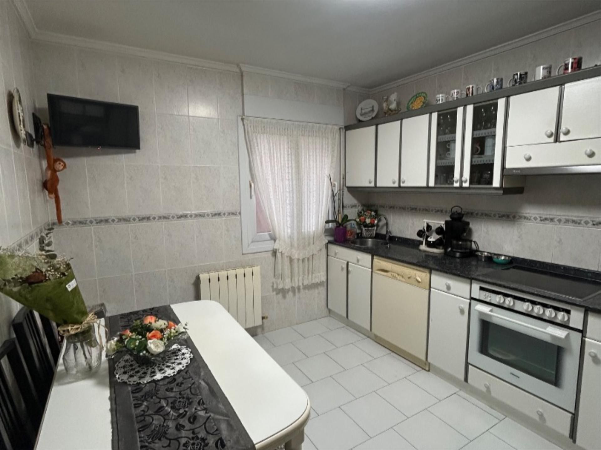 Kitchen of Flat for sale in Portugalete  with Balcony