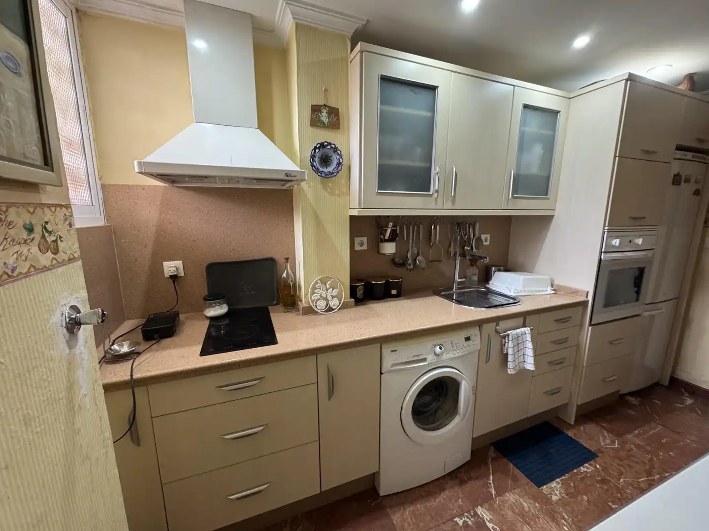 Kitchen of Flat for sale in Sevilla  with Parquet flooring, Furnished and Balcony