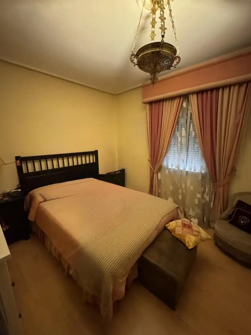 Bedroom of Flat for sale in Sevilla  with Parquet flooring, Furnished and Balcony