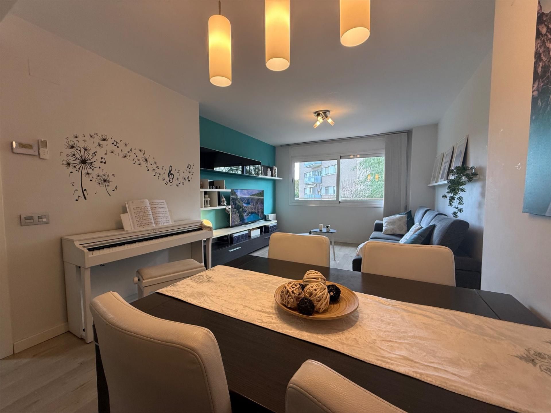 Living room of Flat for sale in Sant Joan Despí  with Air Conditioner and Swimming Pool