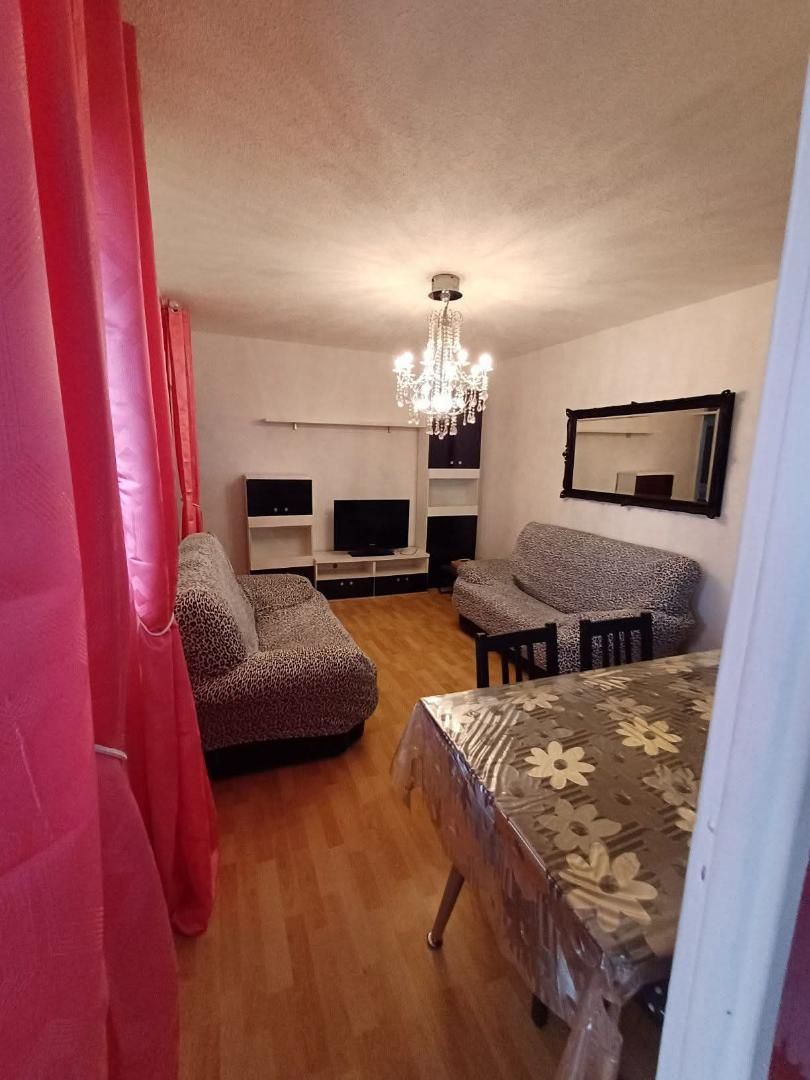 Living room of Flat to rent in Burgos Capital  with Storage room and Furnished