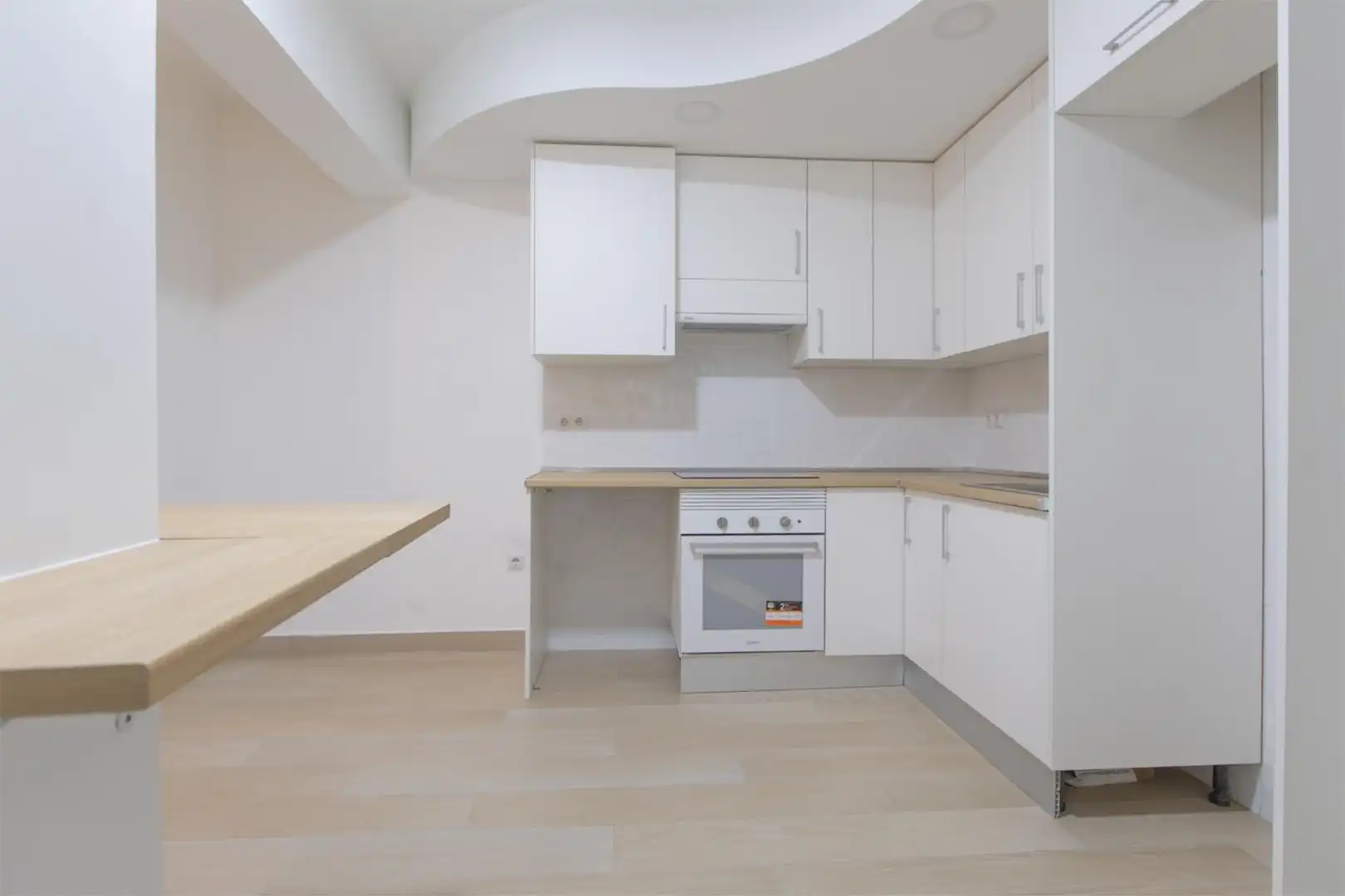 Office for rent in Calle de Sancho Dávila, Fuente del Berro Kitchen of Office for rent in Madrid