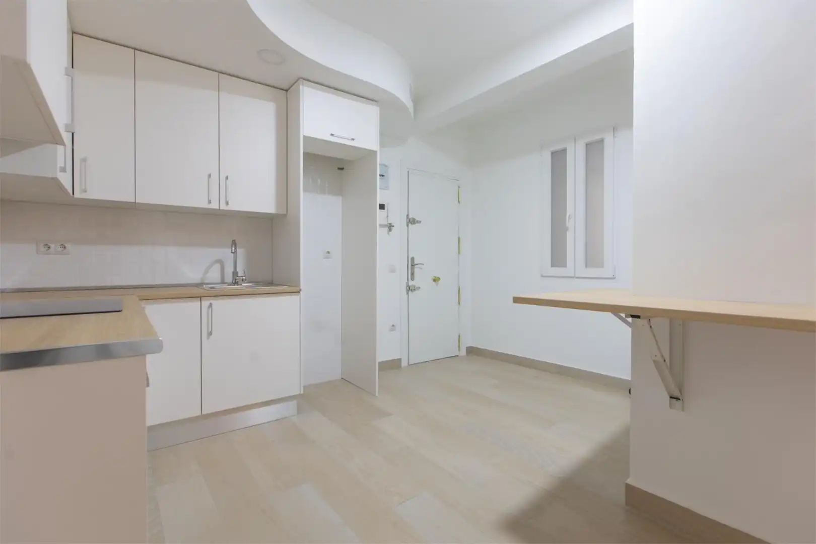 Office for rent in Calle de Sancho Dávila, Fuente del Berro Kitchen of Office for rent in Madrid