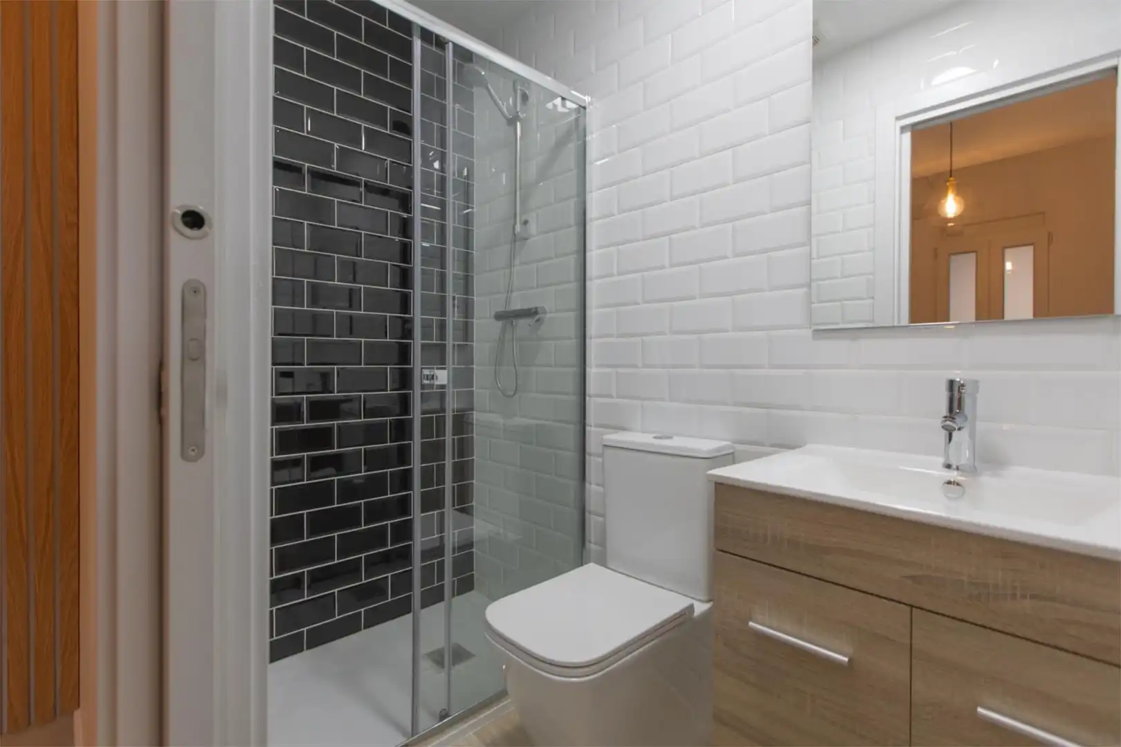 Office for rent in Calle de Sancho Dávila, Fuente del Berro Bathroom of Office for rent in Madrid
