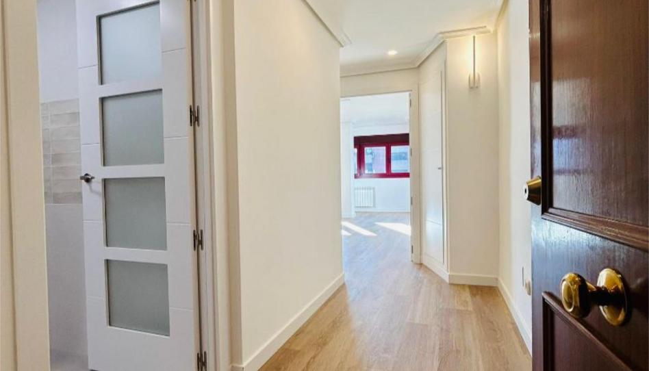 Flat for sale in Costillares, Madrid Capital - image 1 Photo 1 of Flat for sale in Costillares, Madrid Capital