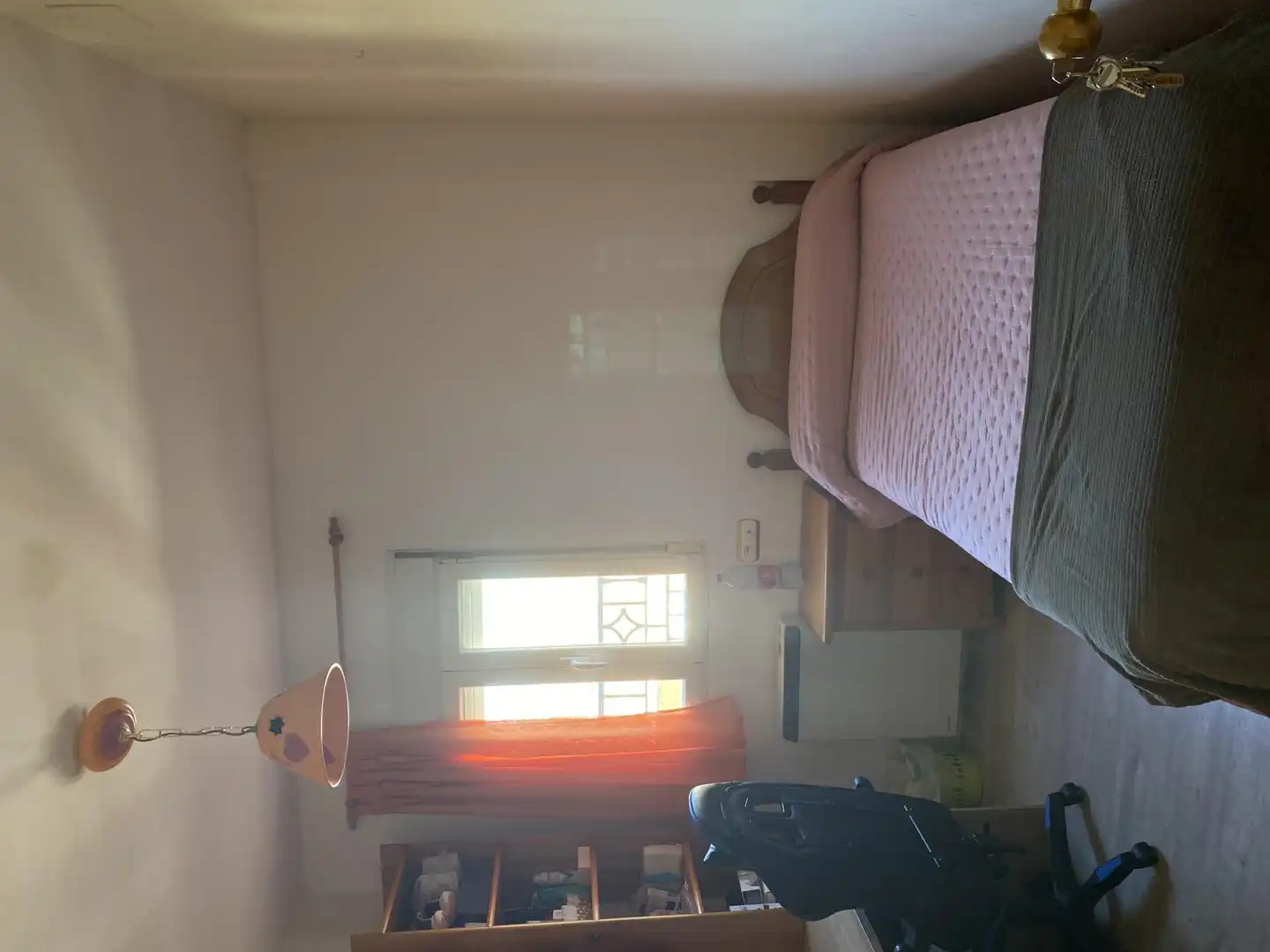 Zimmer in Pasaje de los Nardos, 21, Barrio de Zaidín Schlafzimmer von Wohnung zur untervermieten in Granada mit Klimaanlage, Heizung und Parkett