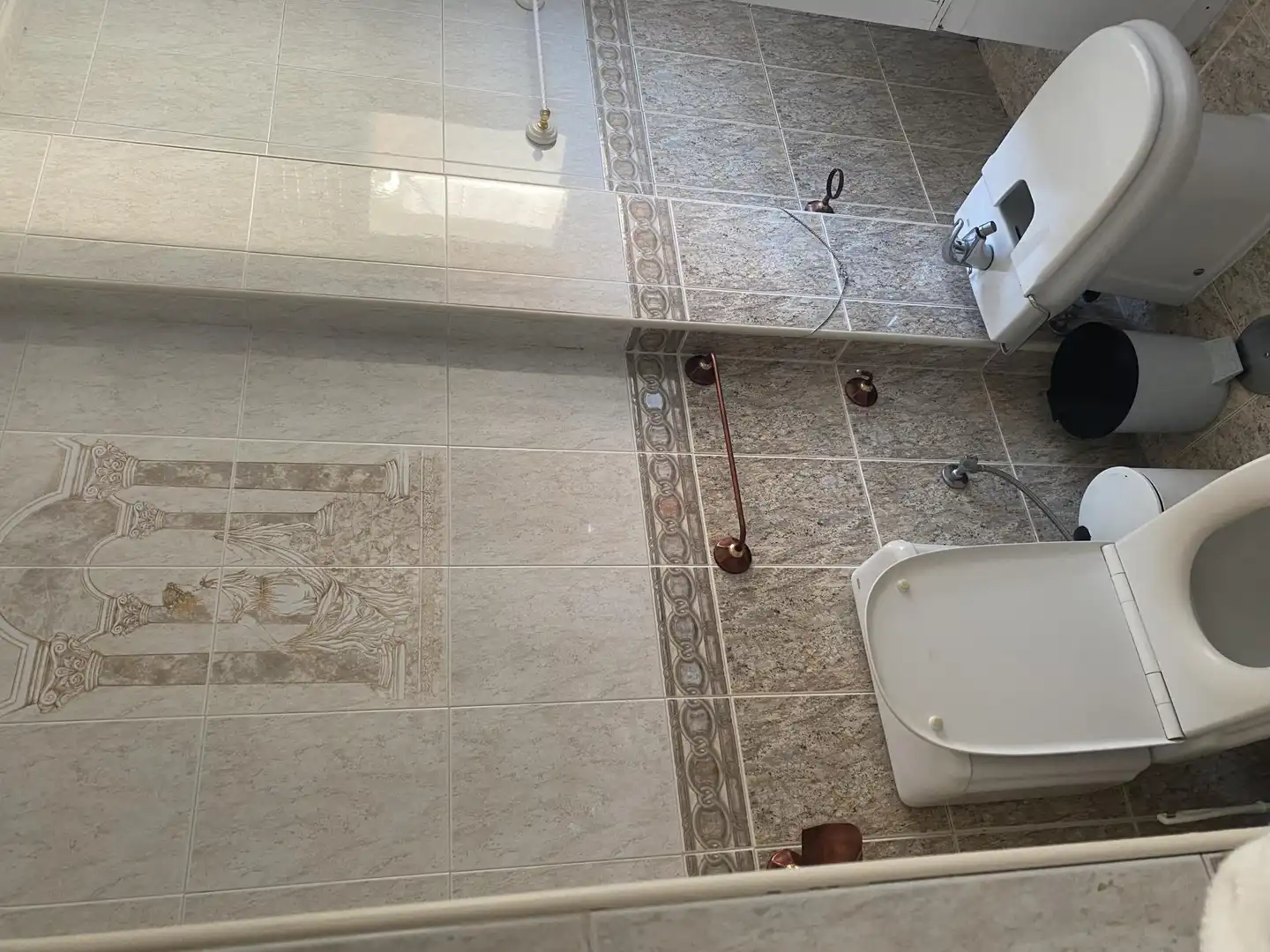 Zimmer in Pasaje de los Nardos, 21, Barrio de Zaidín Badezimmer von Wohnung zur untervermieten in Granada mit Klimaanlage, Heizung und Parkett
