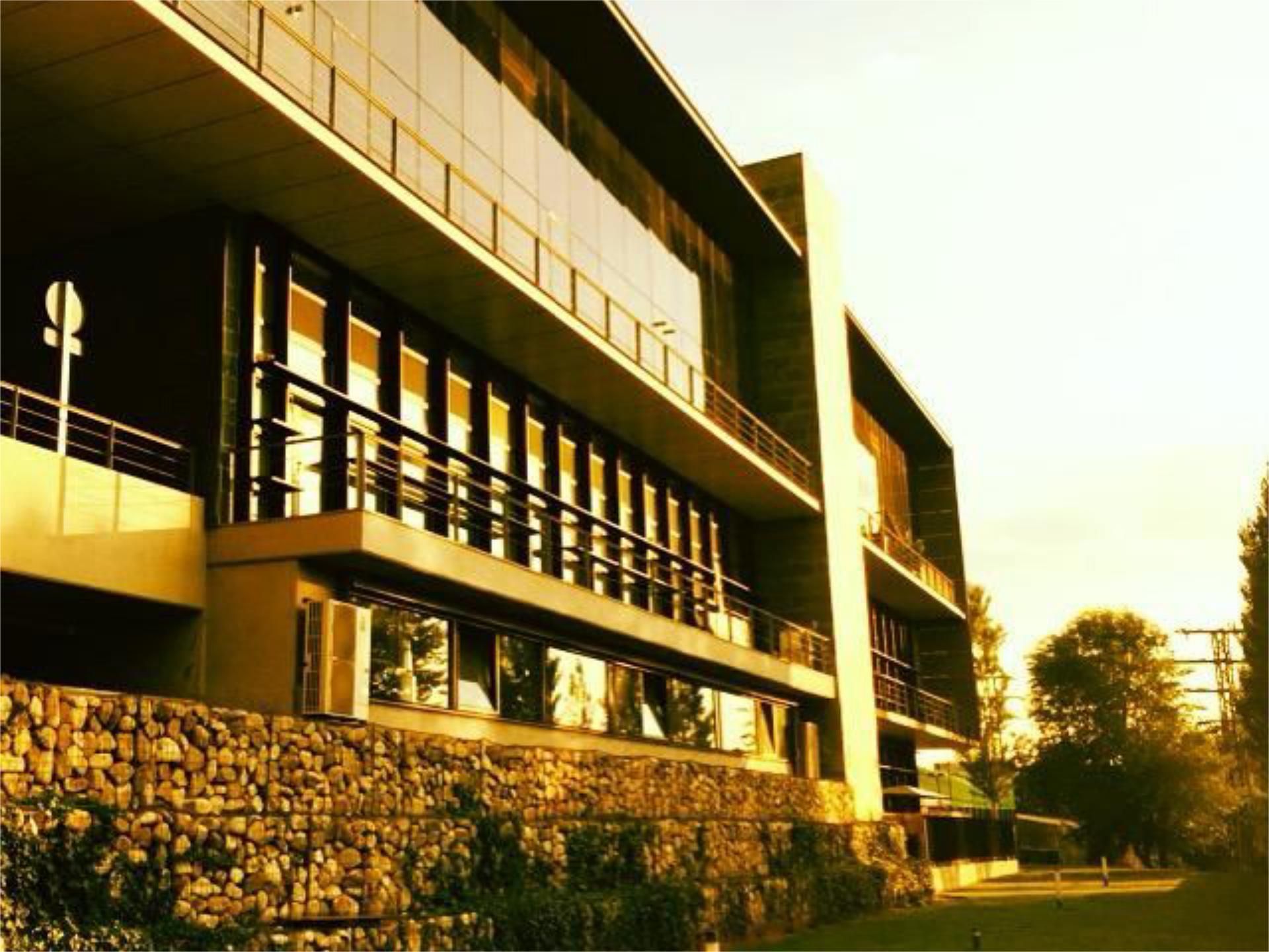 Vista exterior de Loft de lloguer en Alcobendas amb Aire condicionat, Calefacció i Jardí privat