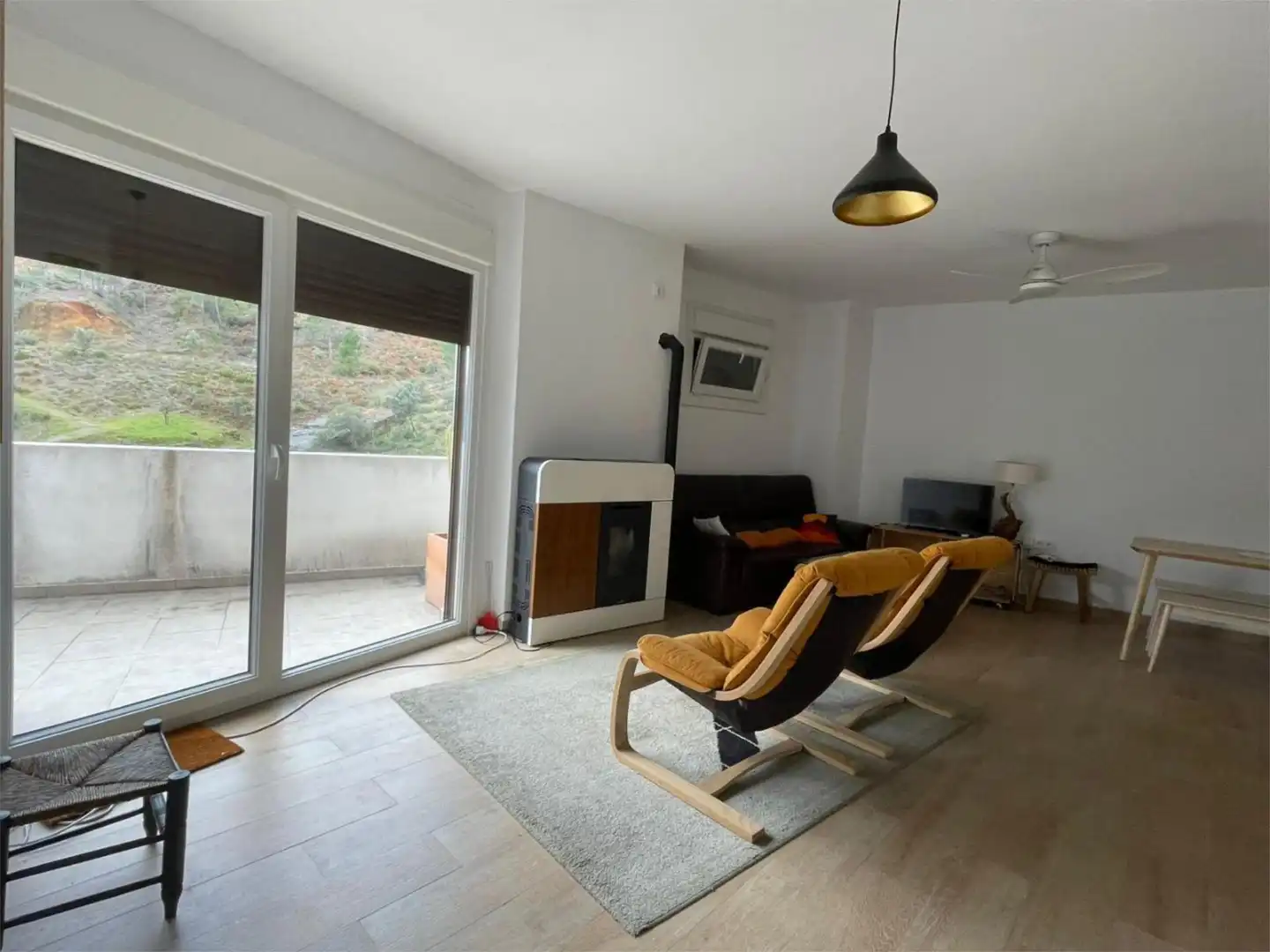 Living room of Flat for sale in Pinofranqueado  with Terrace and Balcony