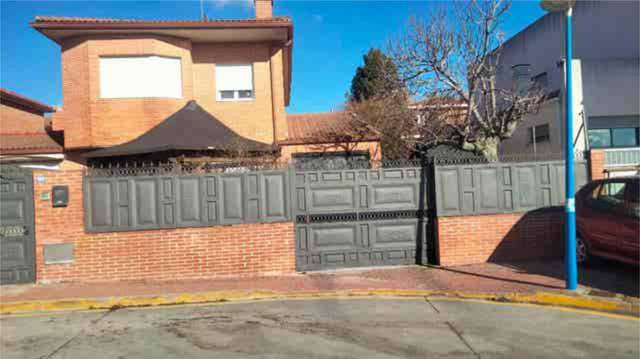 Casa adosada en Venta en Valdeavero