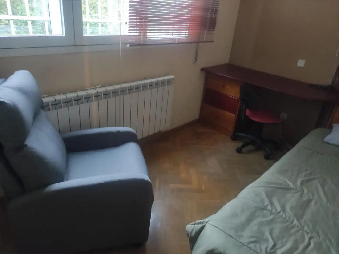 Schlafzimmer von Wohnung zur untervermieten in  Madrid Capital mit Heizung, Parkett und Möbliert