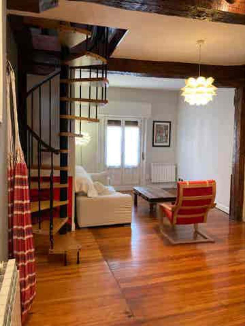 Sala d'estar de Pis en venda en Bilbao  amb Terrassa i Moblat