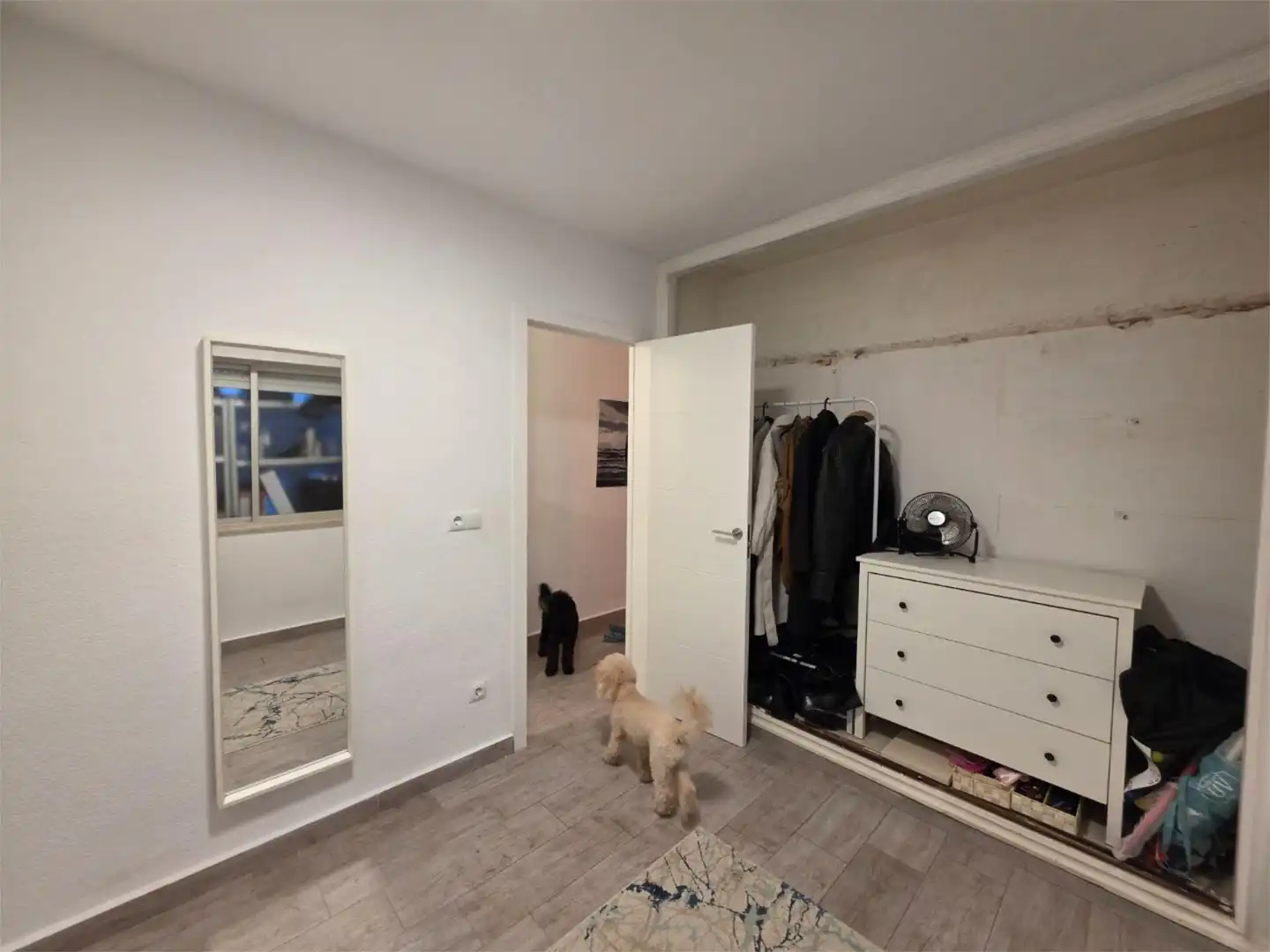 Piso en venta en Calle Gumersindo, 89, Las Piscinas Naturales Habitación de Piso en venta en Torrevieja con Aire acondicionado