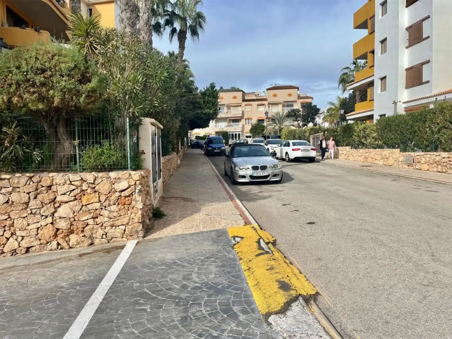 Parking de Casa adosada en venta en Torrevieja con Terraza, Piscina y Balcón