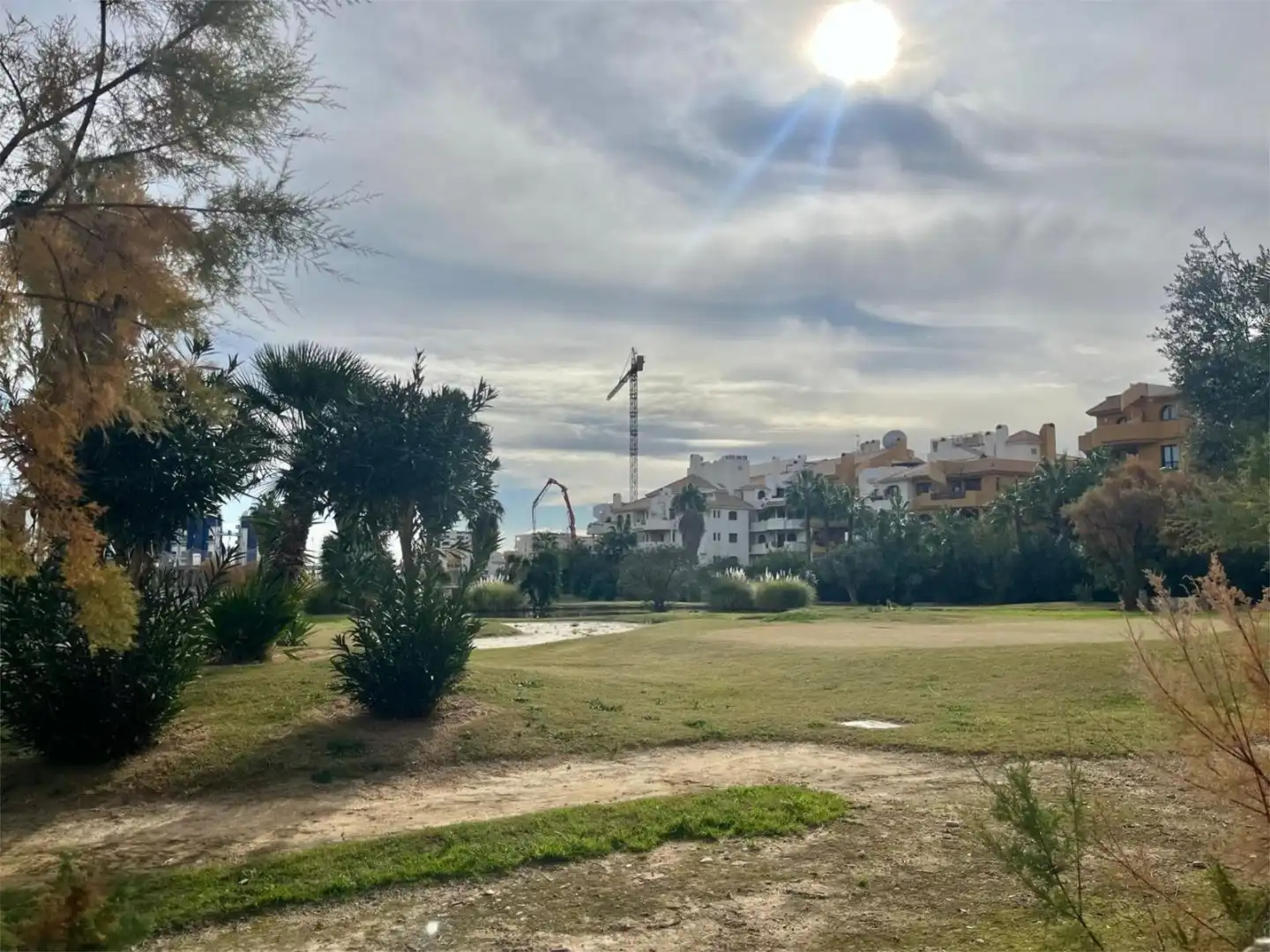 Vista exterior de Casa adosada en venta en Torrevieja con Terraza, Piscina y Balcón