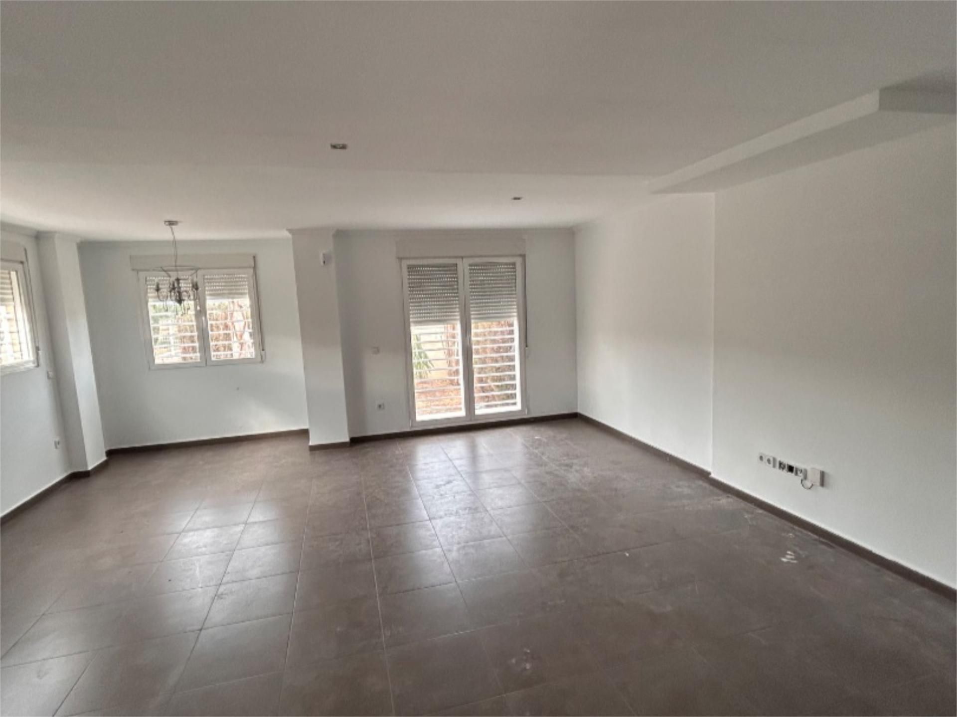 Casa adosada en venda en Benaguasil amb Jardí privat, Terrassa i Balcó