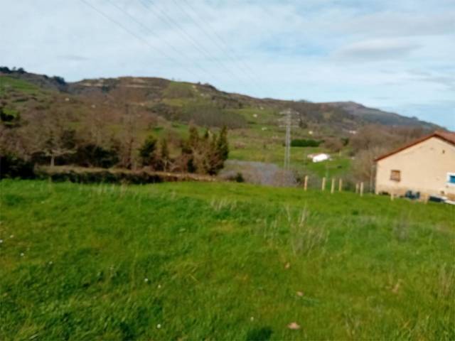 Terreno residencial en Venta en Barrio San Vicente de Toranzo, 88 en Corvera de Toranzo