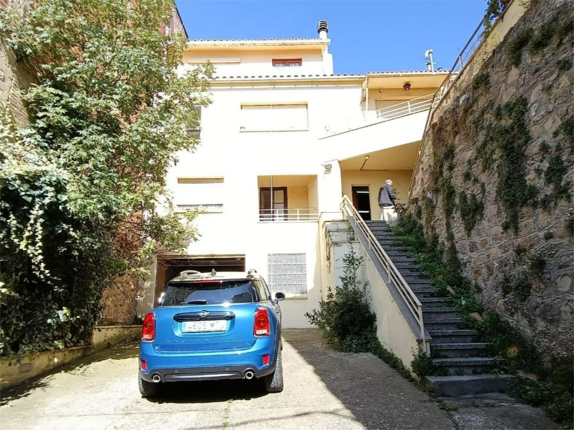 Exterior view of House or chalet for sale in Berga  with Terrace and Balcony