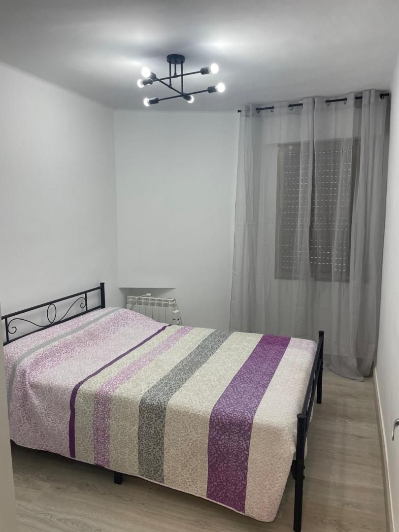 Dormitori de Pis de lloguer en Sestao  amb Moblat