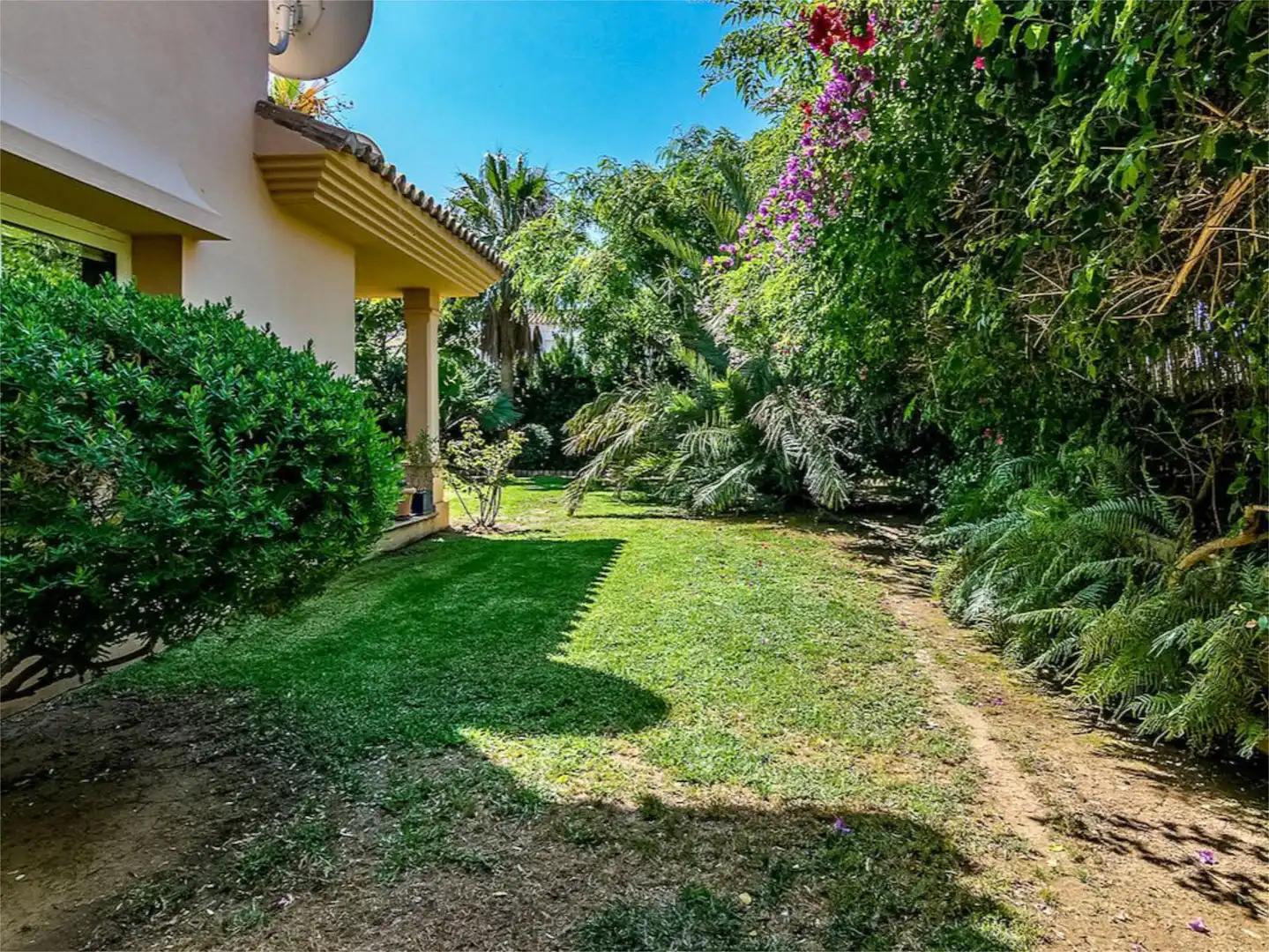 Garten von Einfamilien-Reihenhaus zum Verkauf in Mijas mit Klimaanlage, Terrasse und Balkon