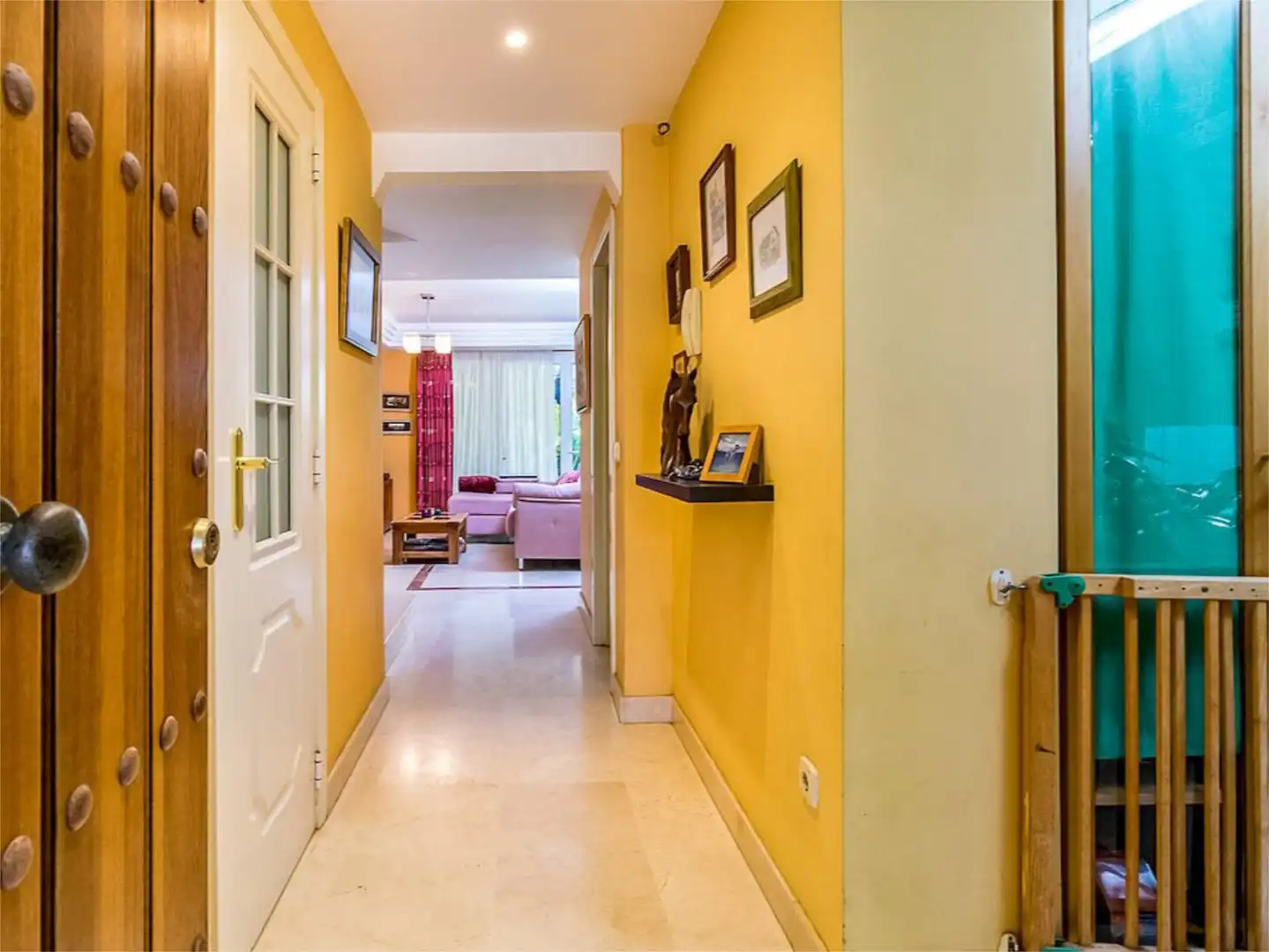 Einfamilien-Reihenhaus zum Verkauf in Mijas mit Klimaanlage, Terrasse und Balkon