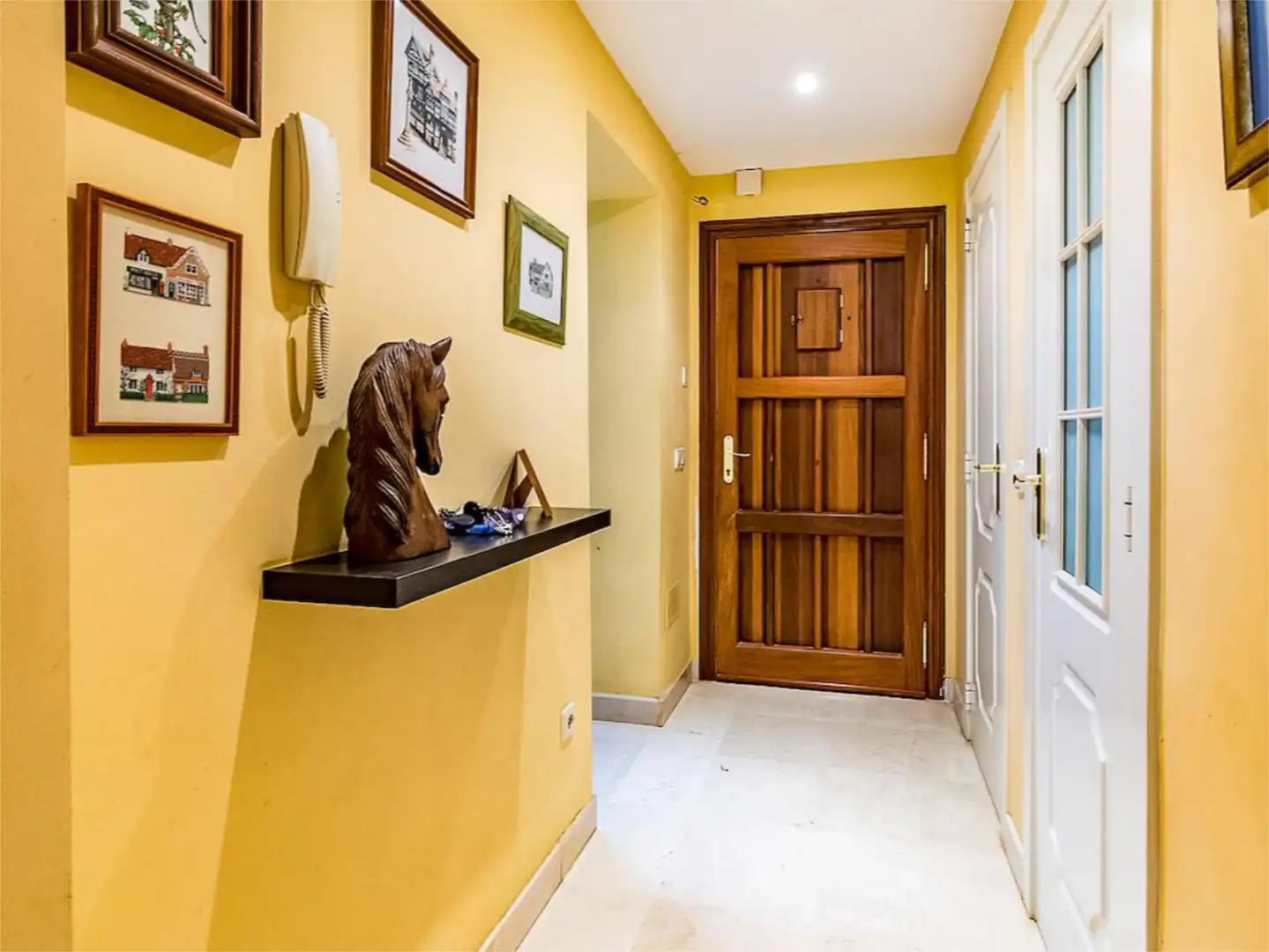 Einfamilien-Reihenhaus zum Verkauf in Mijas mit Klimaanlage, Terrasse und Balkon