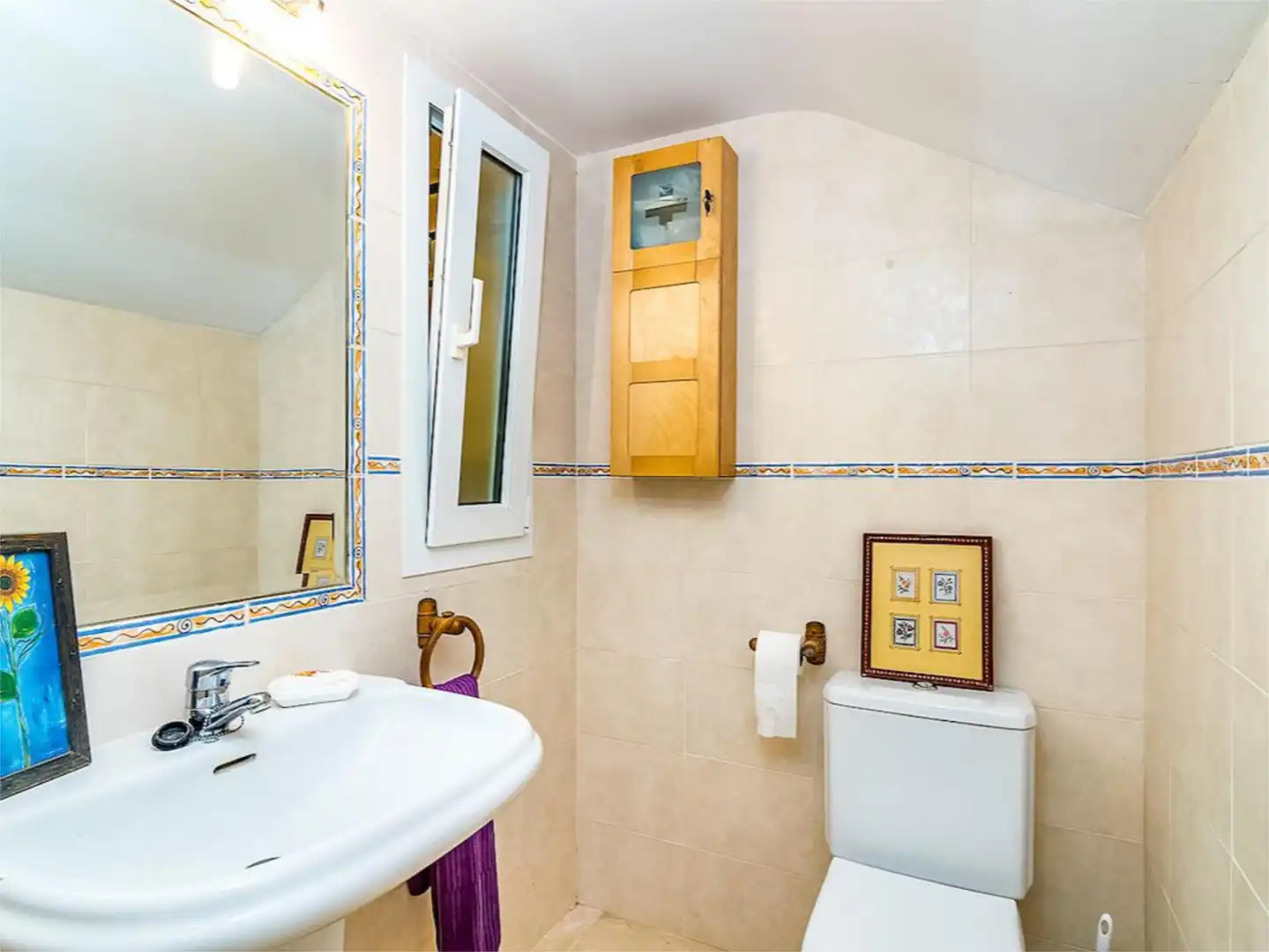 Badezimmer von Einfamilien-Reihenhaus zum Verkauf in Mijas mit Klimaanlage, Terrasse und Balkon