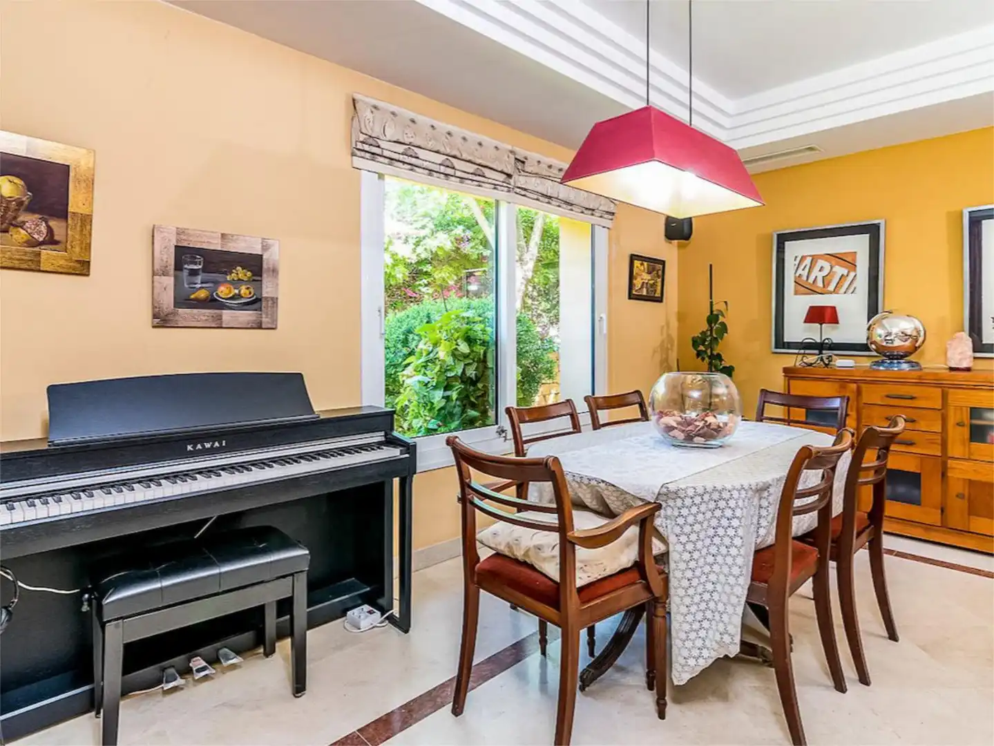 Esszimmer von Einfamilien-Reihenhaus zum Verkauf in Mijas mit Klimaanlage, Terrasse und Balkon