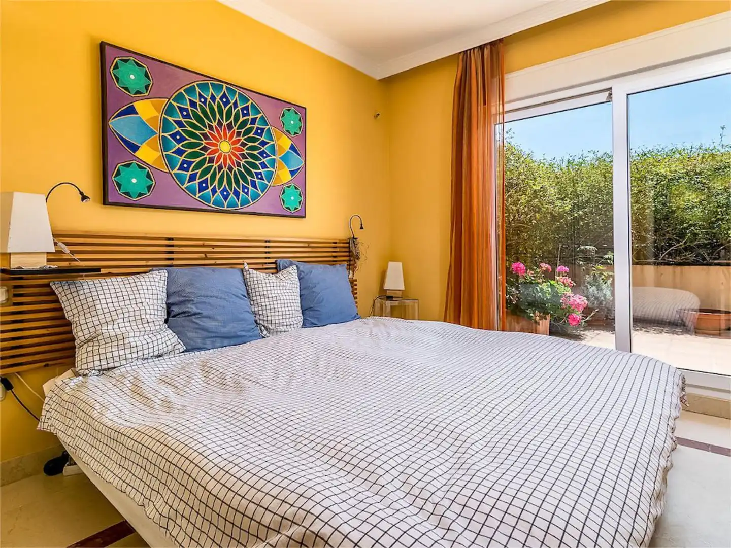 Schlafzimmer von Einfamilien-Reihenhaus zum Verkauf in Mijas mit Klimaanlage, Terrasse und Balkon