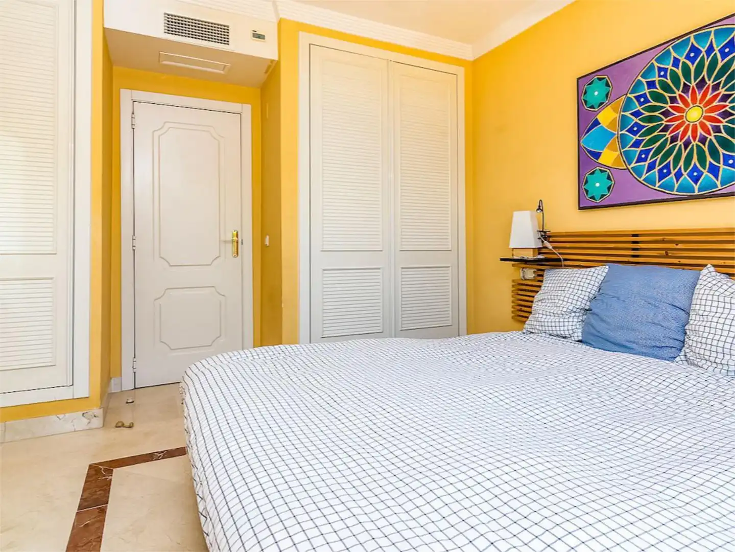 Schlafzimmer von Einfamilien-Reihenhaus zum Verkauf in Mijas mit Klimaanlage, Terrasse und Balkon