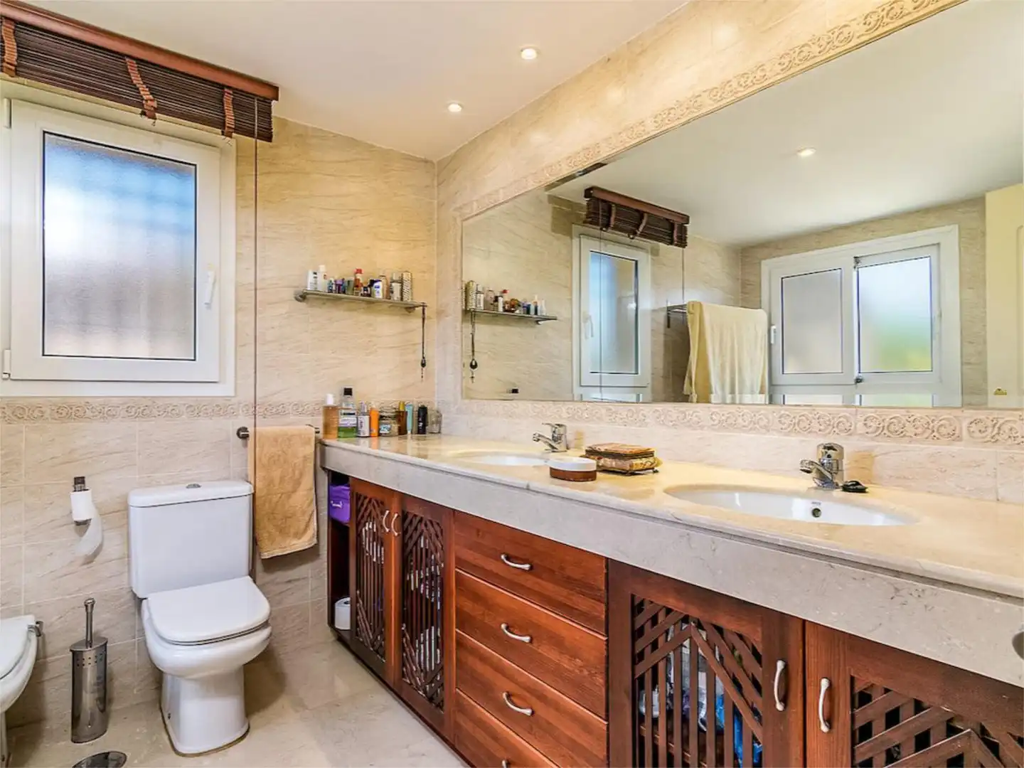 Badezimmer von Einfamilien-Reihenhaus zum Verkauf in Mijas mit Klimaanlage, Terrasse und Balkon