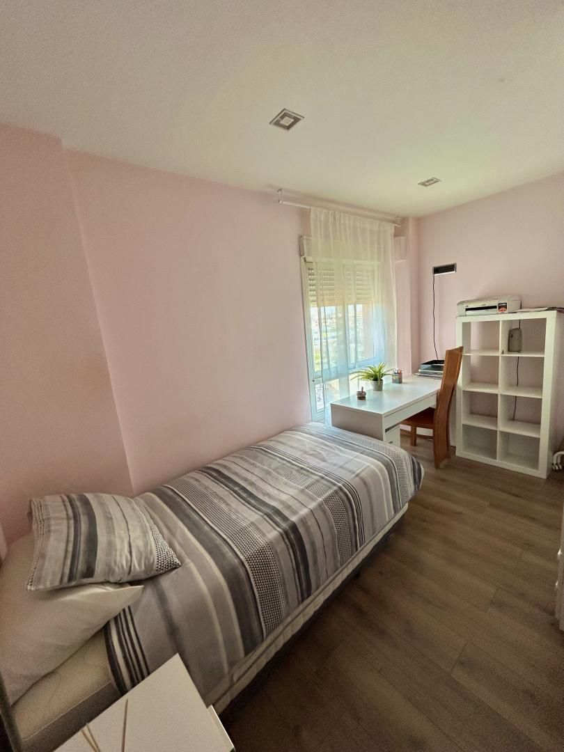 Apartment to share in Urbanizacion Nuevo Versalles, 14, Loranca