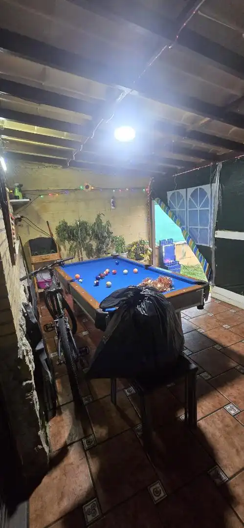 Piscina de Casa adosada en venta en La Robla  con Calefacción, Jardín privado y Parquet
