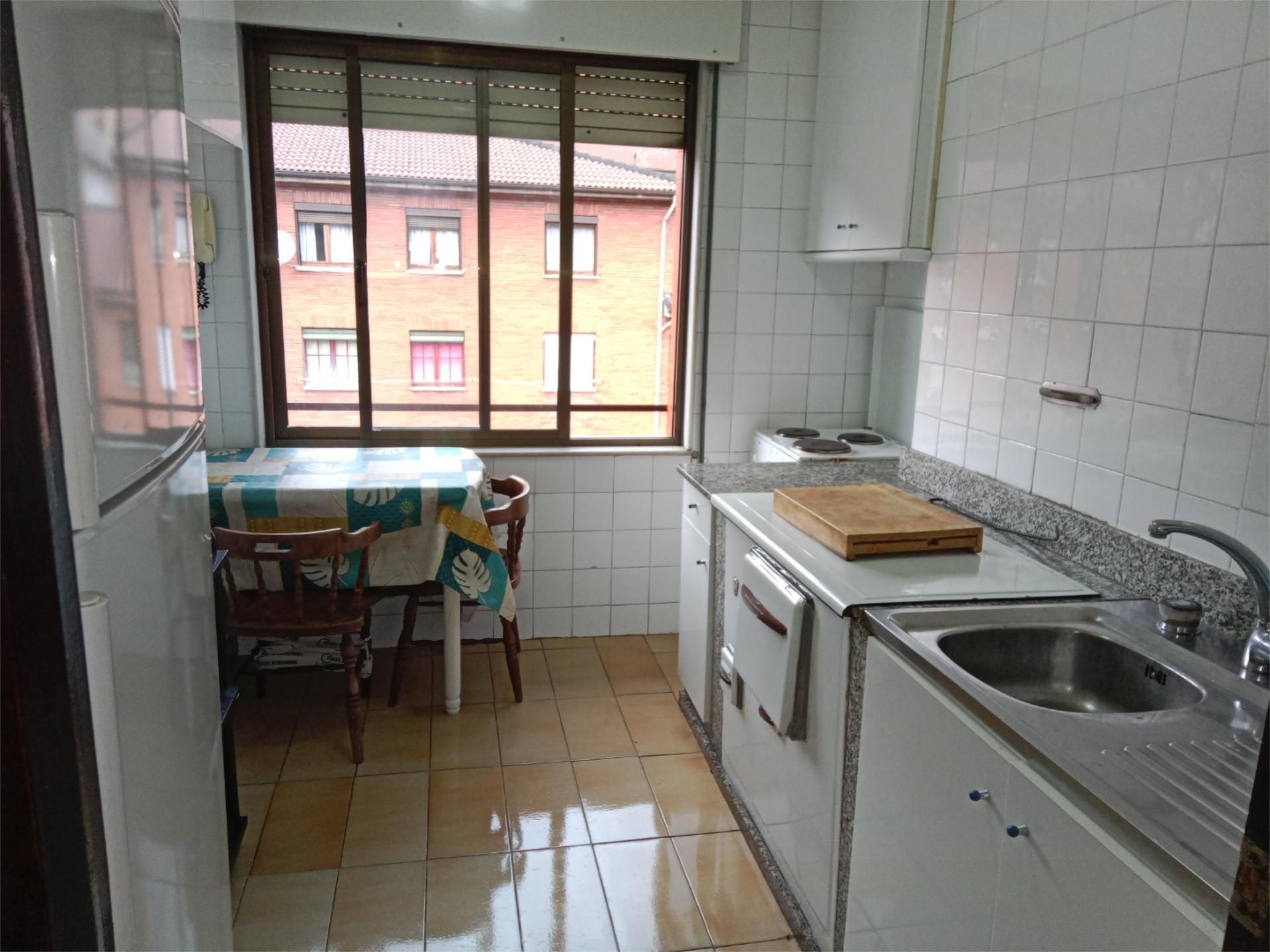 Cuina de Pis de lloguer en Aller amb Traster, Moblat i Forn