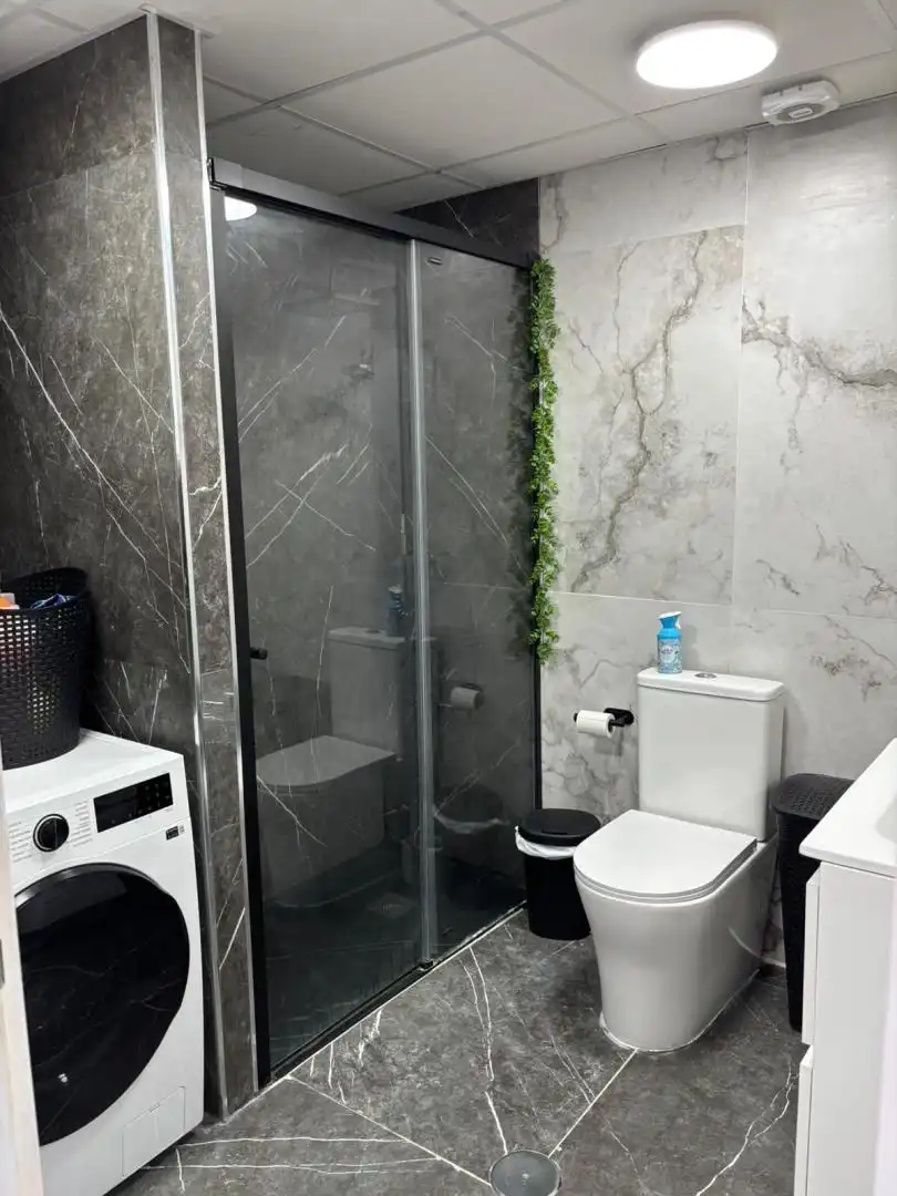 Zimmer in Calle Polo Medina, 11, El Puntal Badezimmer von Wohnung zur untervermieten in Murcia mit Klimaanlage, Heizung und Möbliert