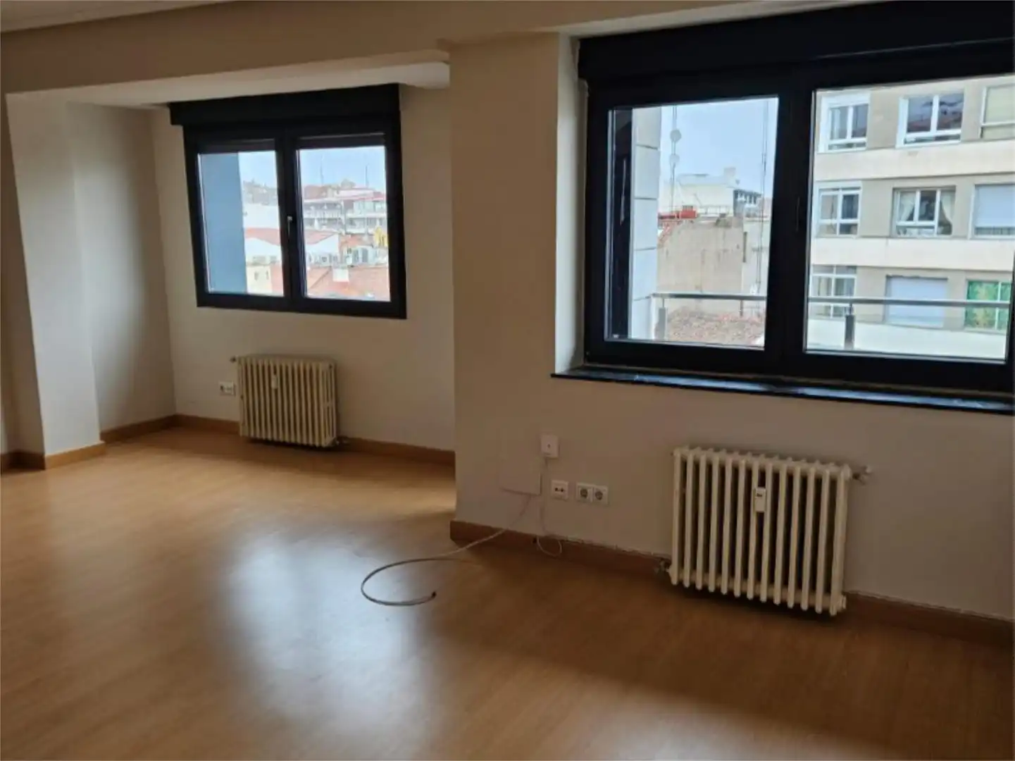 Flat for rent in Calle Claudio Moyano, 26, Centro