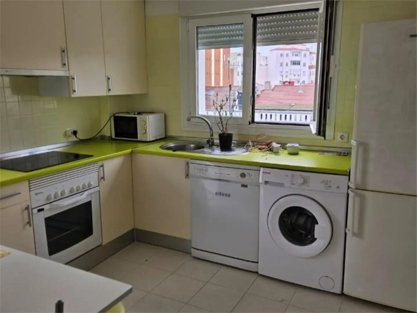 Flat for rent in Calle Claudio Moyano, 26, Centro