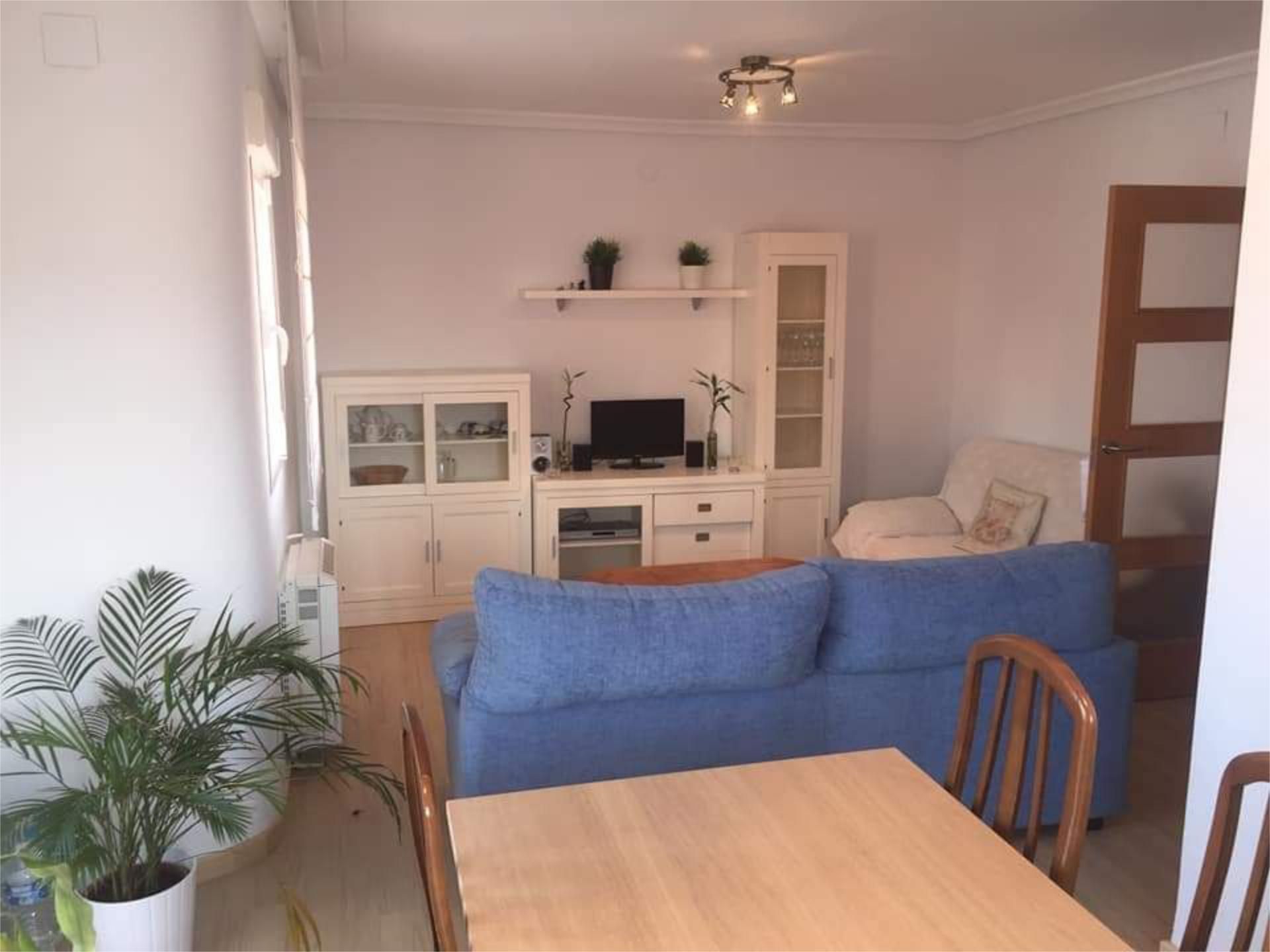 Living room of Flat for sale in Plasencia  with Air Conditioner, Heating and Parquet flooring