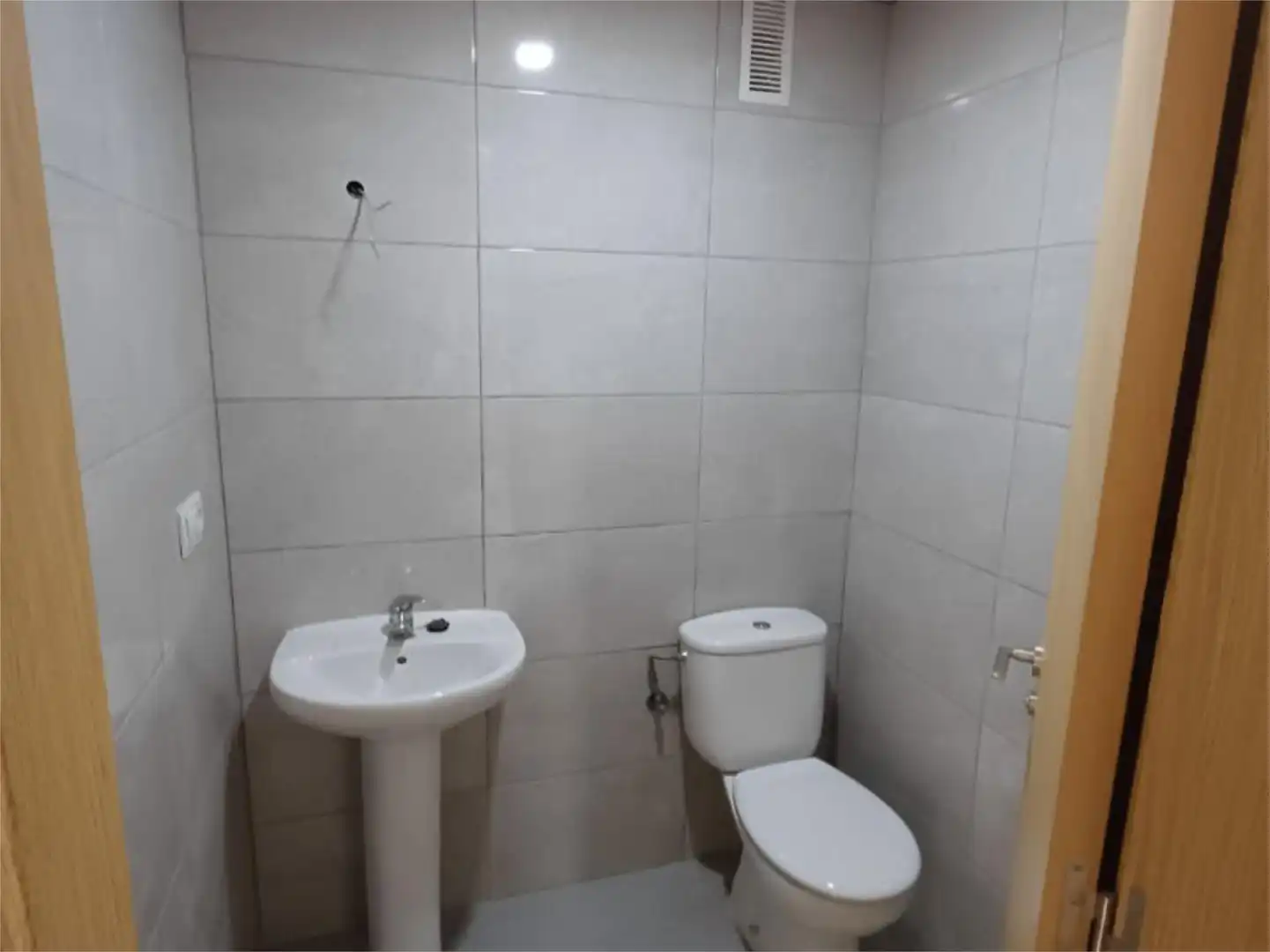 Flat for sale in Avenida de la Música Española, 67, San Fernando - Carretera de Valencia Bathroom of Flat for sale in Cuenca with Heating, Terrace and Balcony