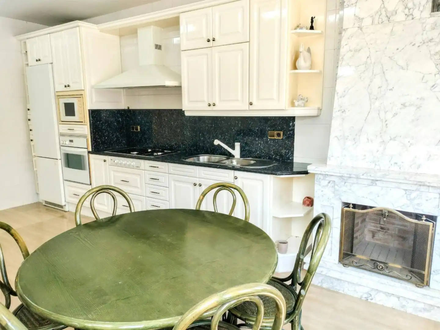 Houses for sale in Rierany Dels Frares, 23, Calella Kitchen of Houses for sale in Calella with Terrace and Balcony