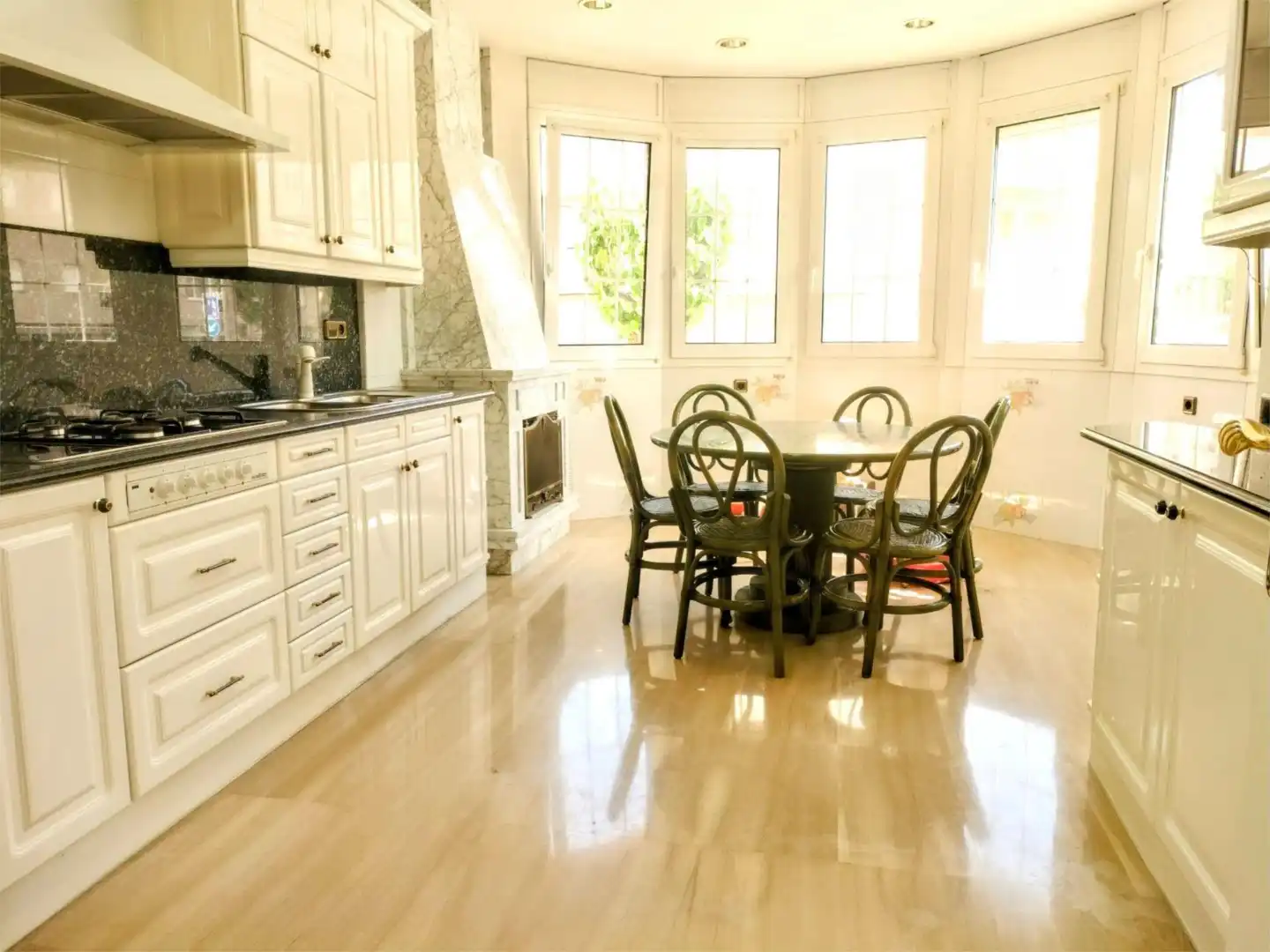 Houses for sale in Rierany Dels Frares, 23, Calella Dining room of Houses for sale in Calella with Terrace and Balcony
