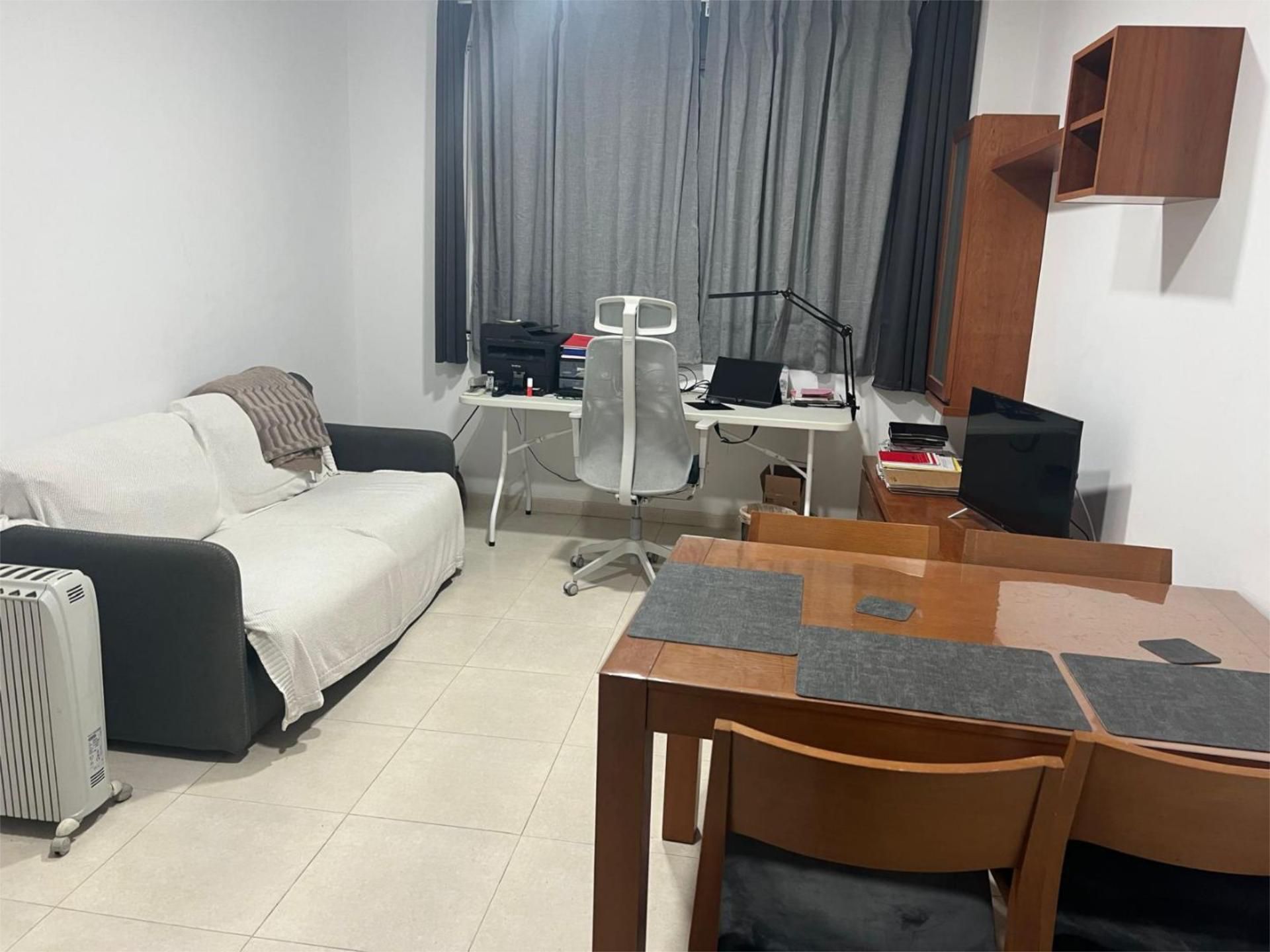 Sala d'estar de Pis de lloguer en Tortosa amb Moblat i Videoporter