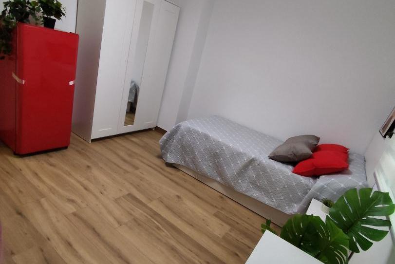 Flat for share in Calle de Pedro Teixeira, 4, Cuatro Caminos - Azca, Madrid Capital - image 1 Photo 1 of Flat for share in Calle de Pedro Teixeira, 4, Cuatro Caminos - Azca, Madrid Capital