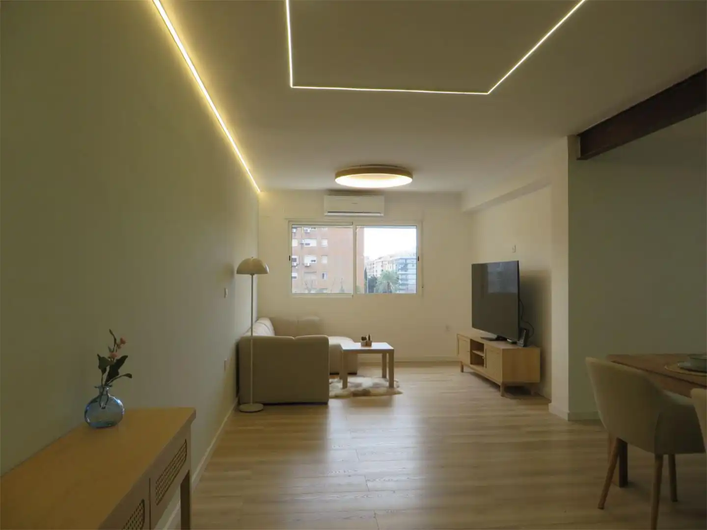 Sala d'estar de Pis de lloguer en Valencia amb Aire condicionat, Calefacció i Parquet
