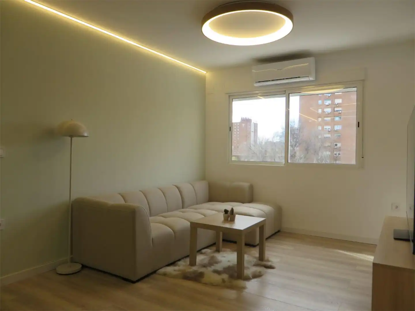 Sala d'estar de Pis de lloguer en Valencia amb Aire condicionat, Calefacció i Parquet